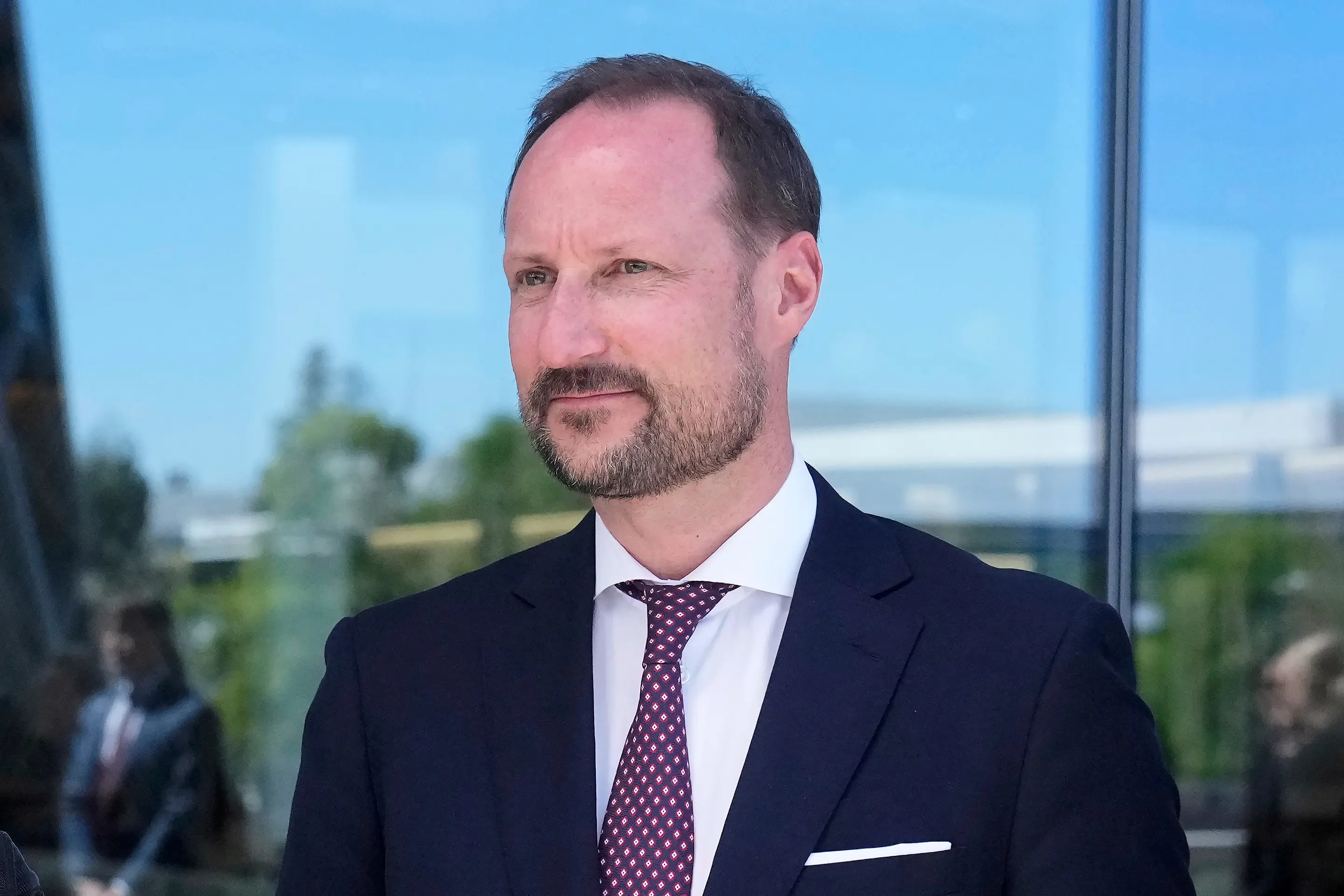 Nórsky korunný princ Haakon bol odfotografovaný pred kanceláriou spoločnosti NVIDIA v Santa Clara.