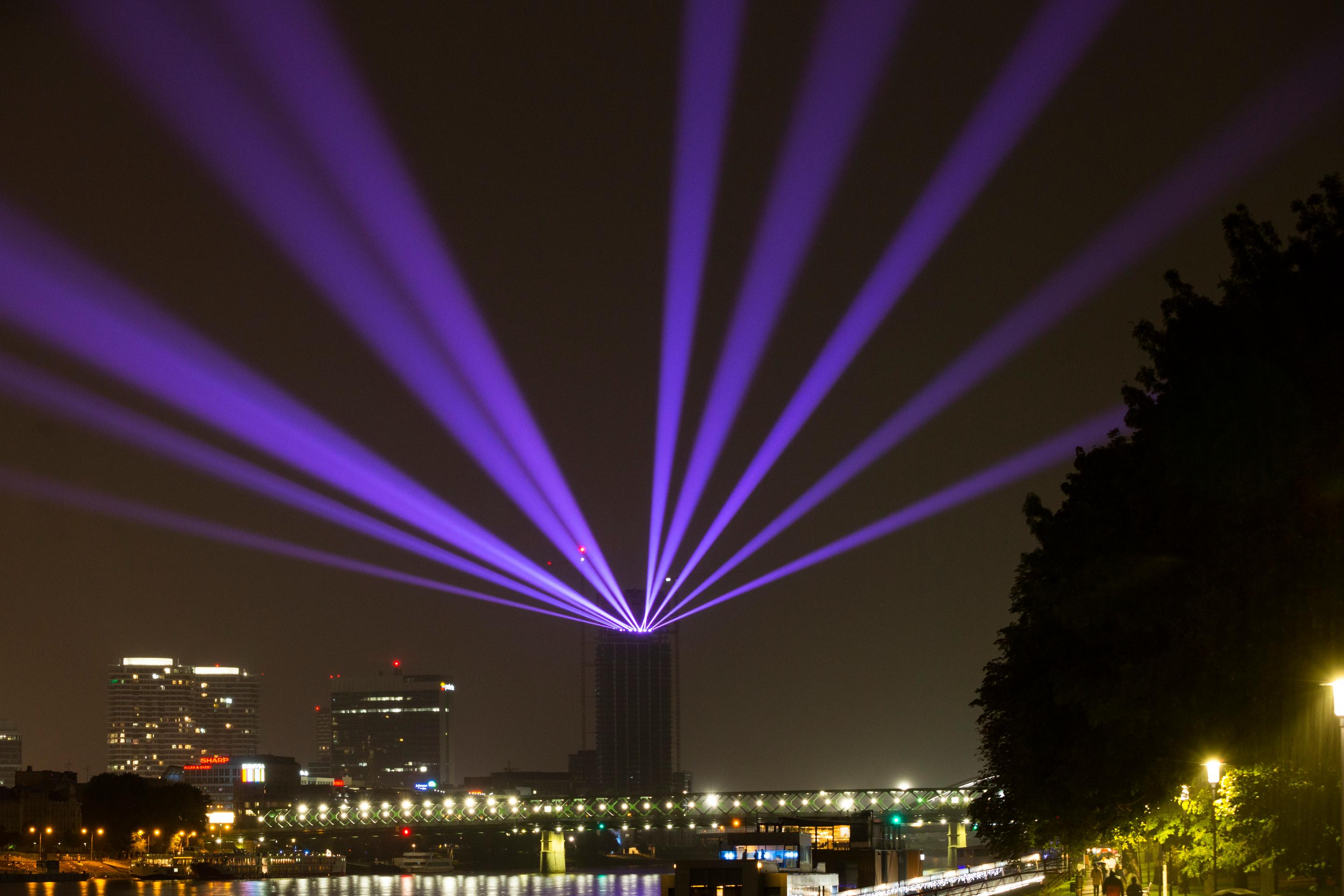 Tower of Light od BN Label na Eurovea Tower.