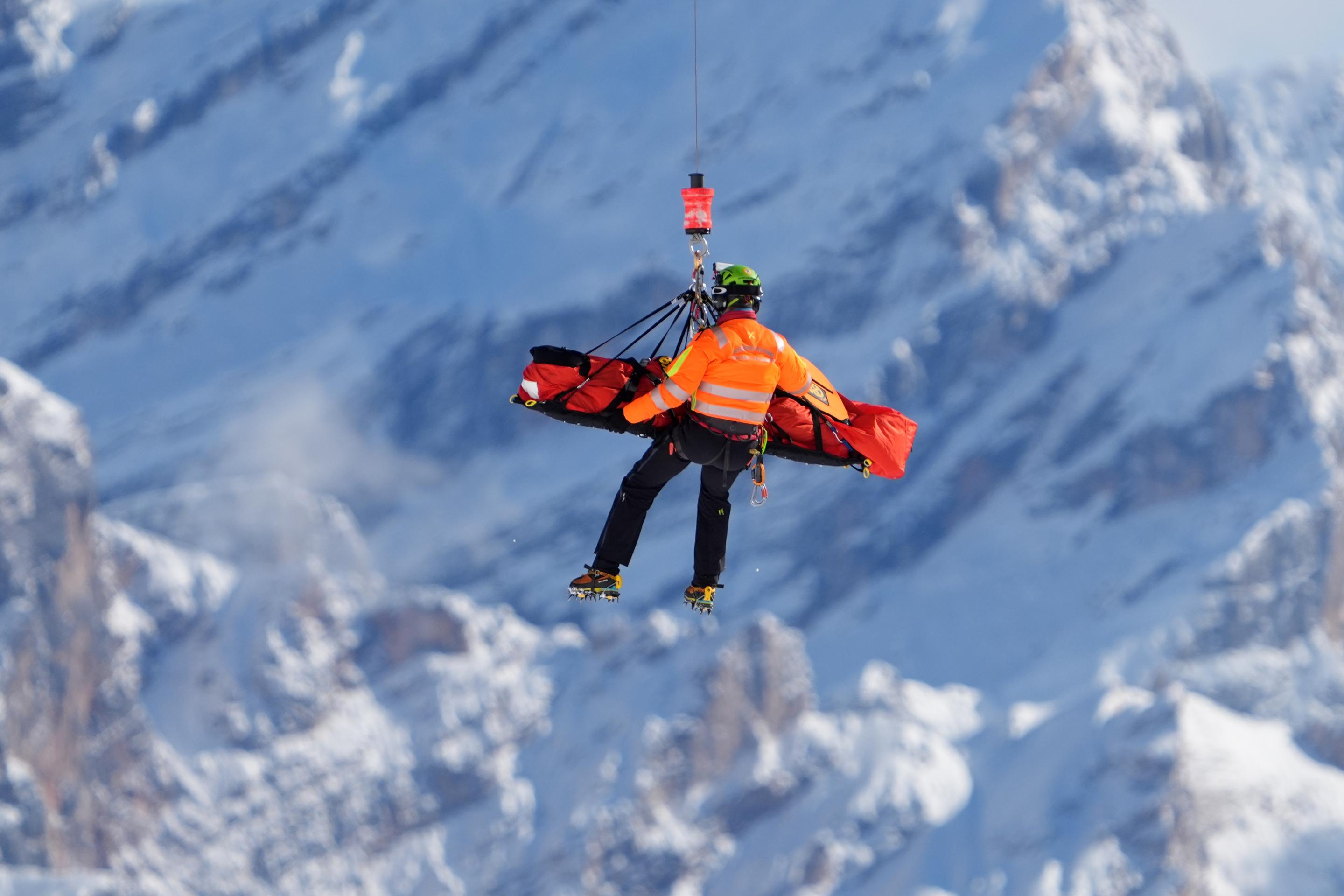 Po páde Lindsey Vonnovej bol v akcii vrtuľník.