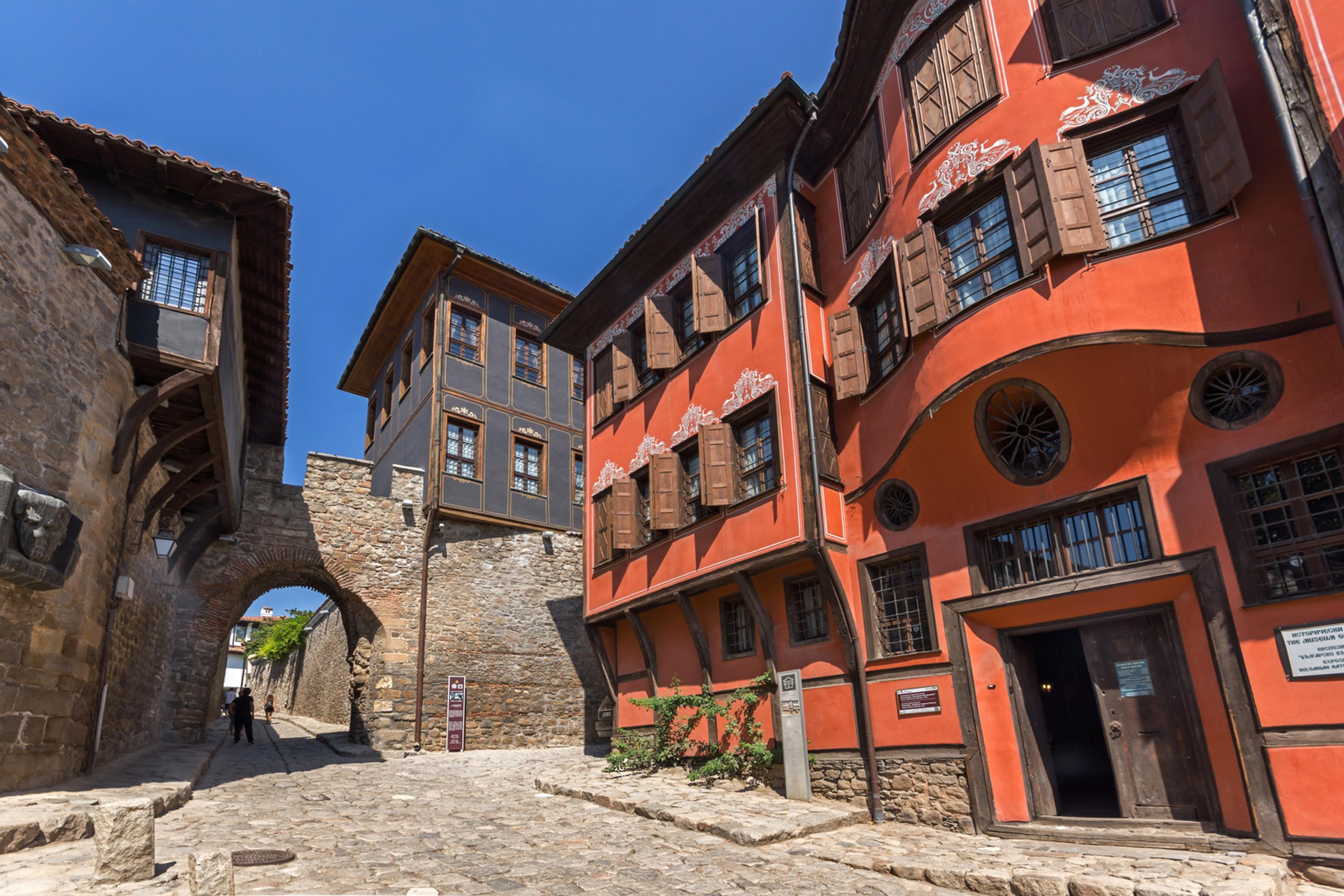 Panoráma talianskeho Turína, hore sa týči pamiatka Mole Antonelliana.