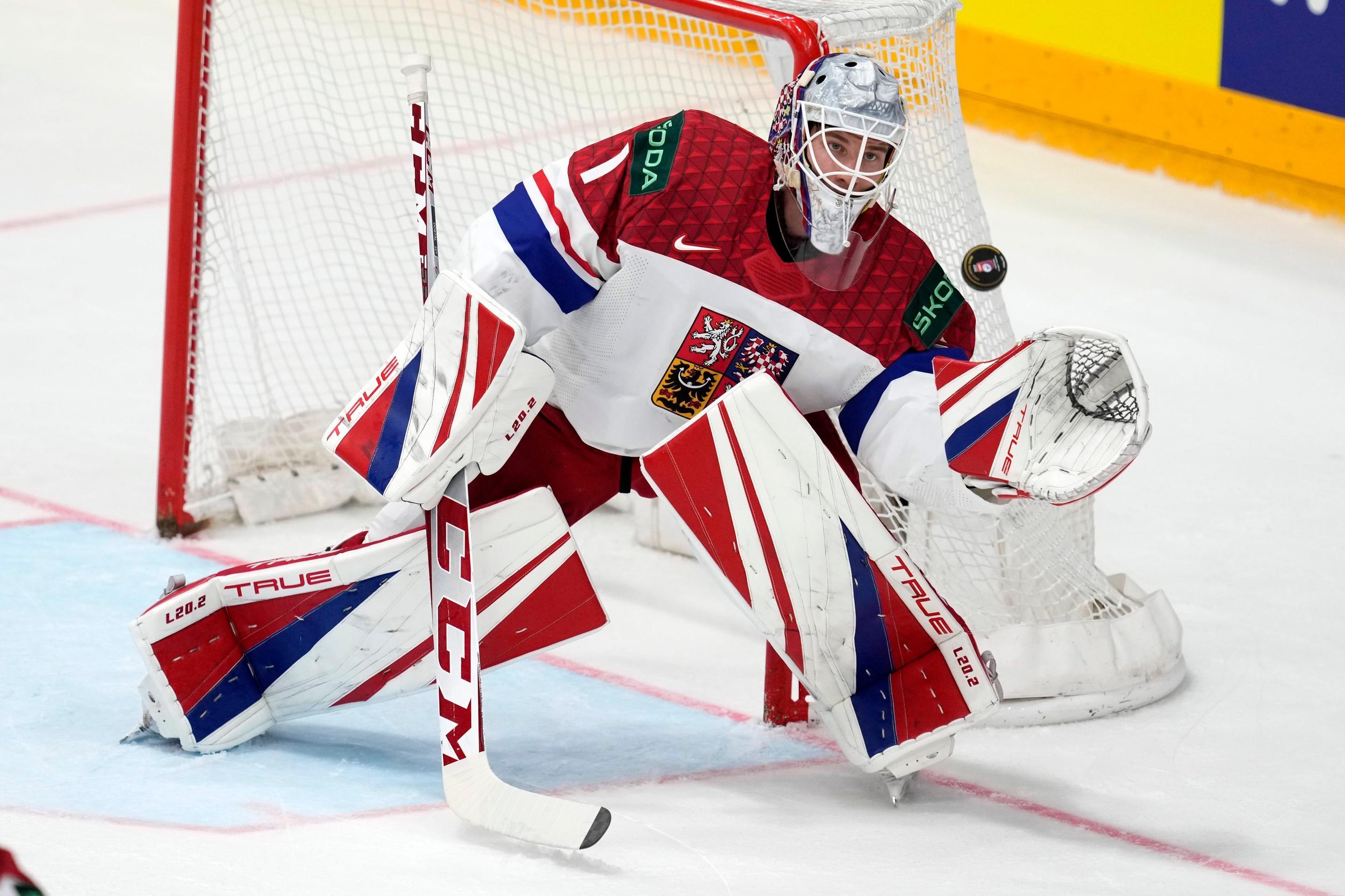 Český brankár Lukáš Dostál vo finále majstrovstiev sveta v hokeji 2024