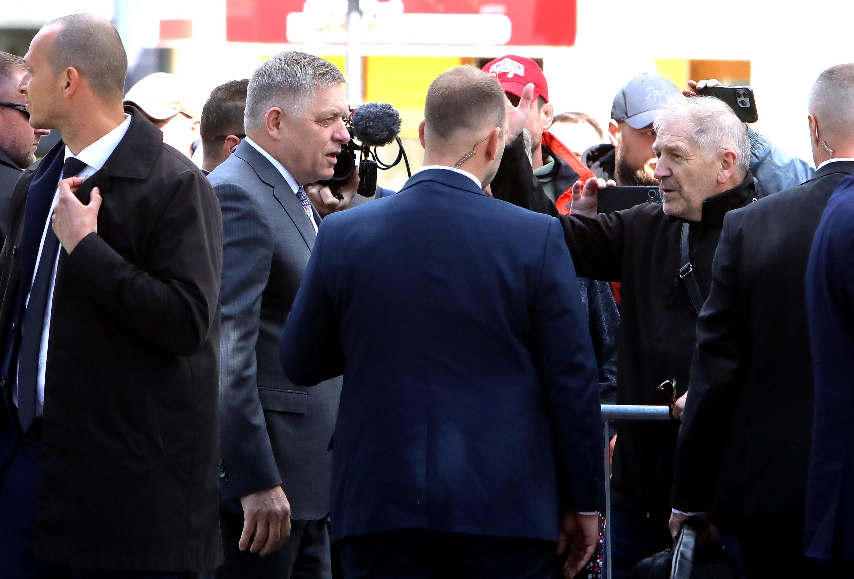 Robert Fico pred výjazdovým rokovaním vlády v Handlovej