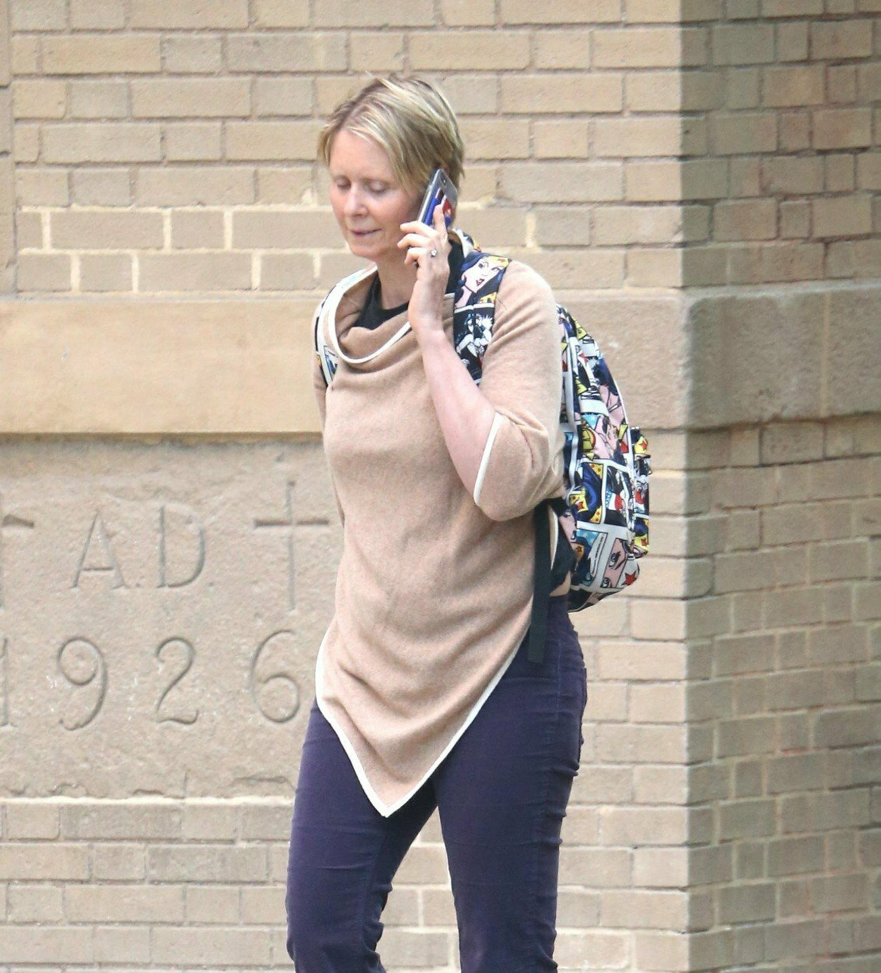 Cynthia Nixon v uliciach New Yorku.