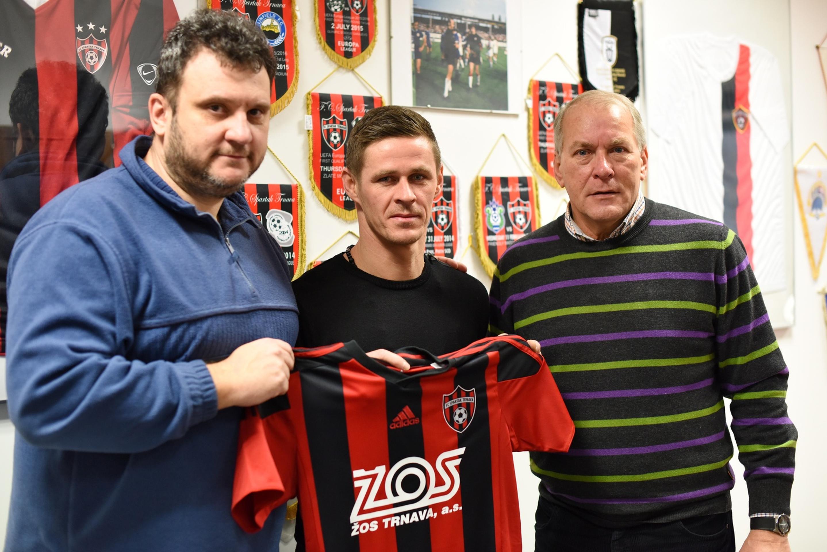 Róbert Jež po podpise zmluvy so Spartakom Trnava.