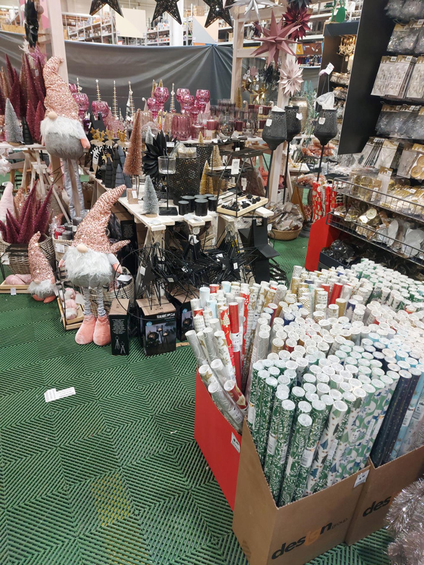 Predaj vianočných ozdôb počas lockdownu.