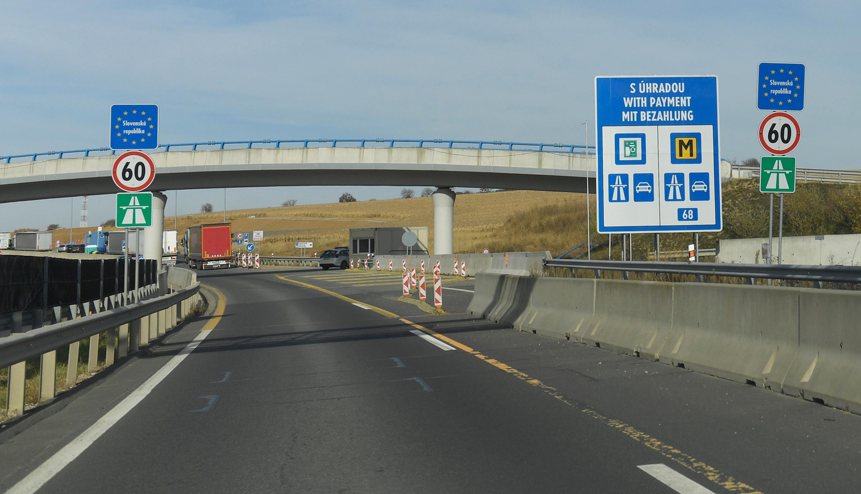 Otvorili diaľnicu M30 od Miškovca až po slovenské hranice.