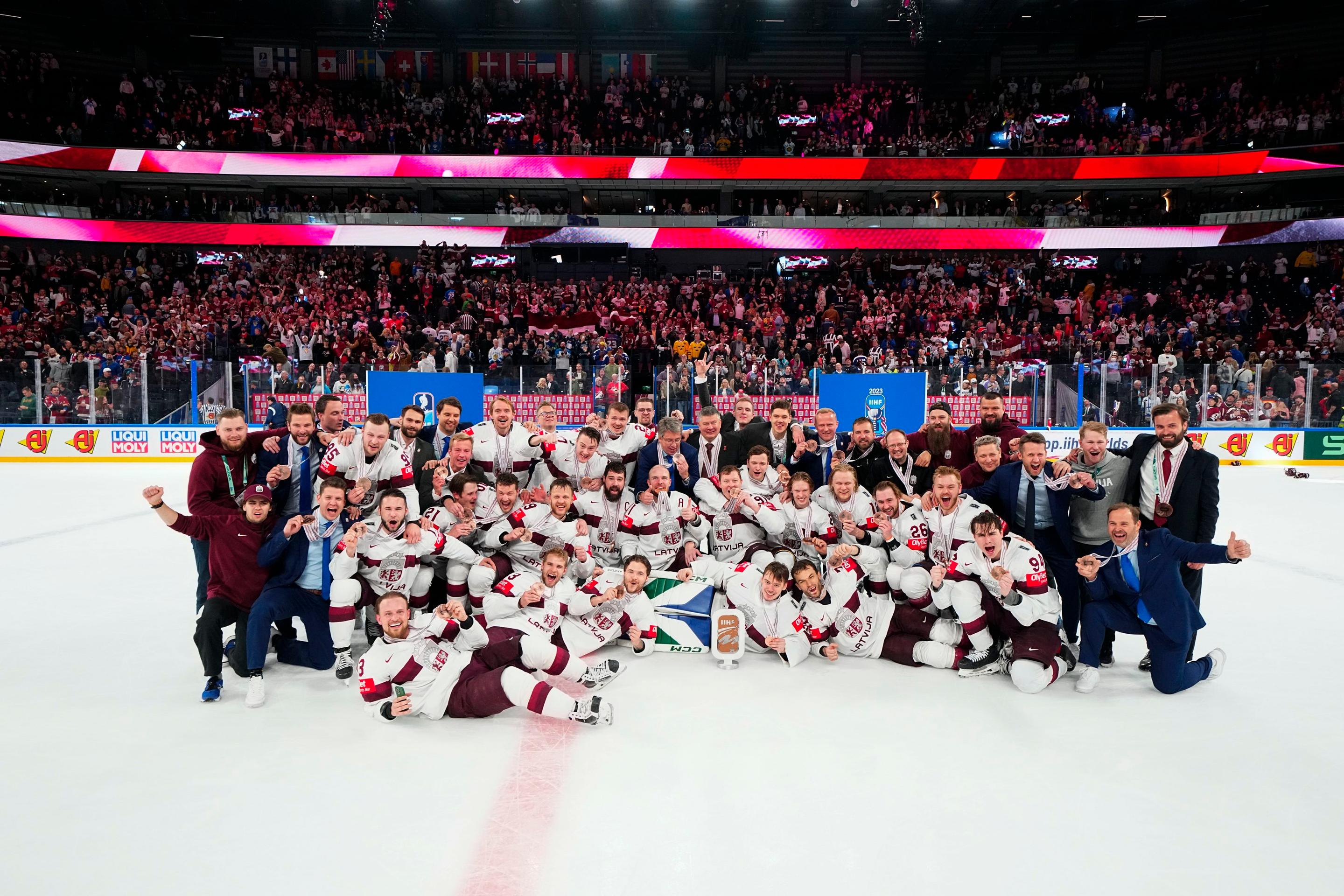 Tím Lotyšska po zisku historického bronzu