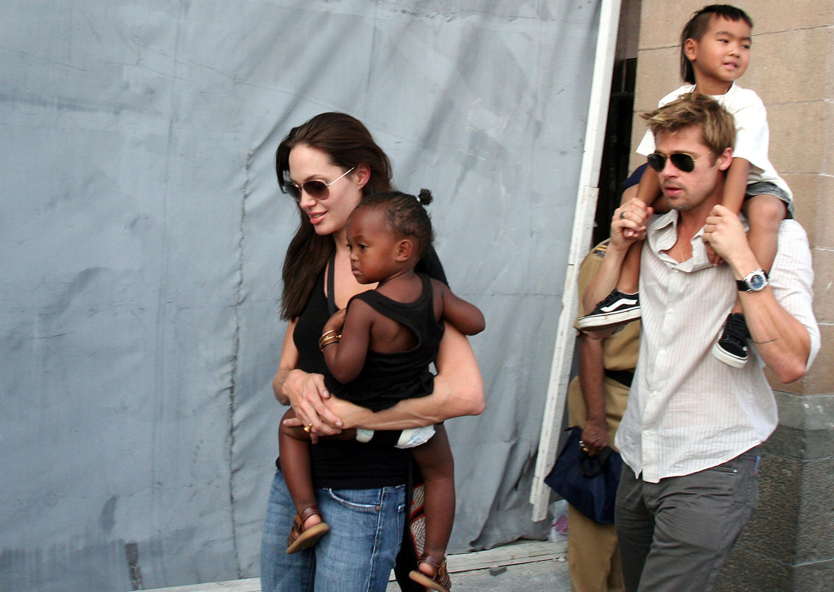 Brad_Pitt-Angelina_Jolie-Divorce530594366218.jpg