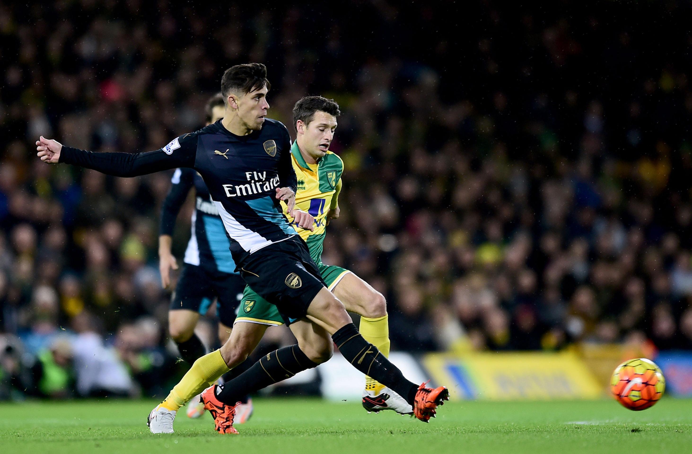 Gabriel Paulista v akcii v zápase s Norwichom.