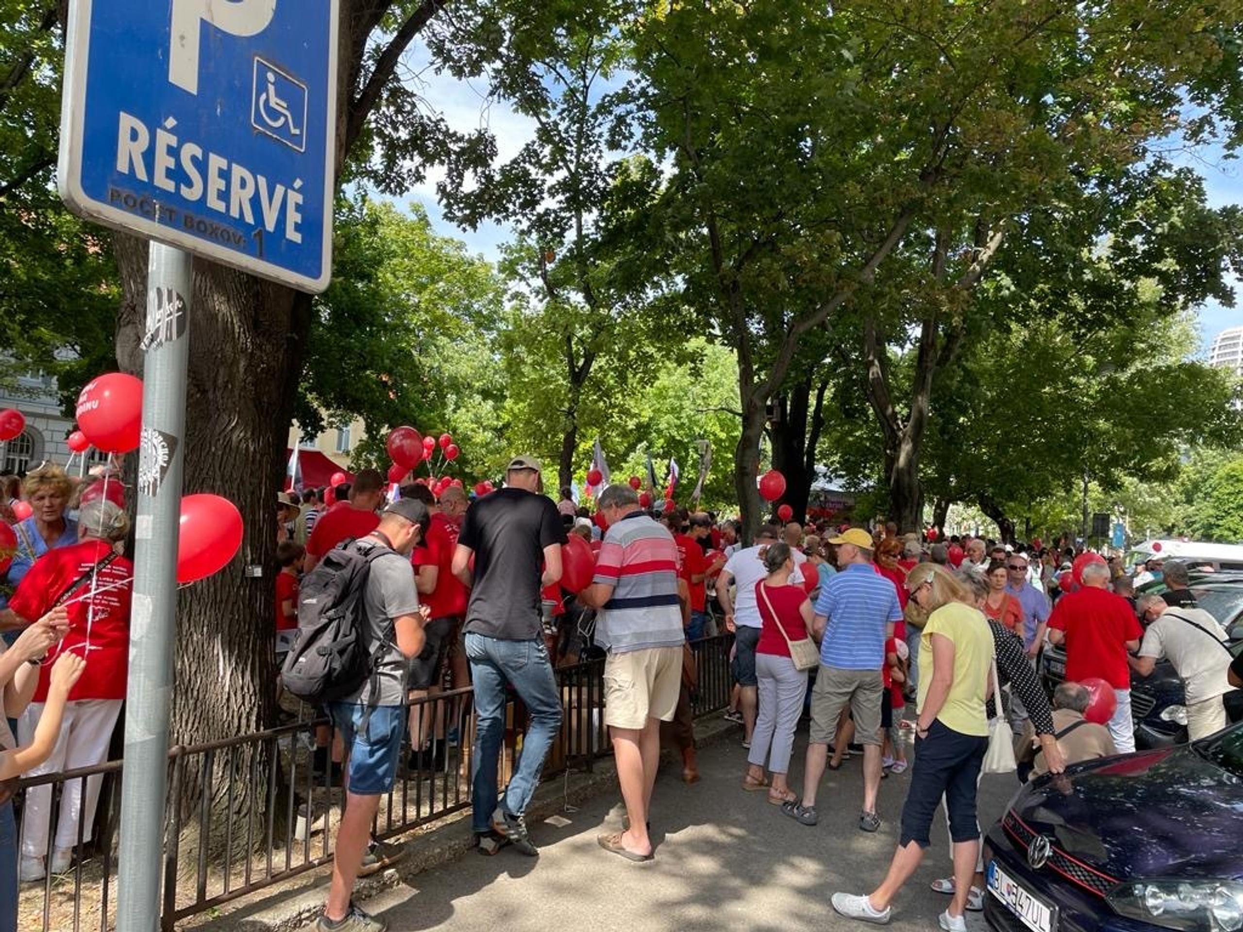 Na Jakubovom námestí v Bratislave sa zišli prívrženci tradičnej rodiny.