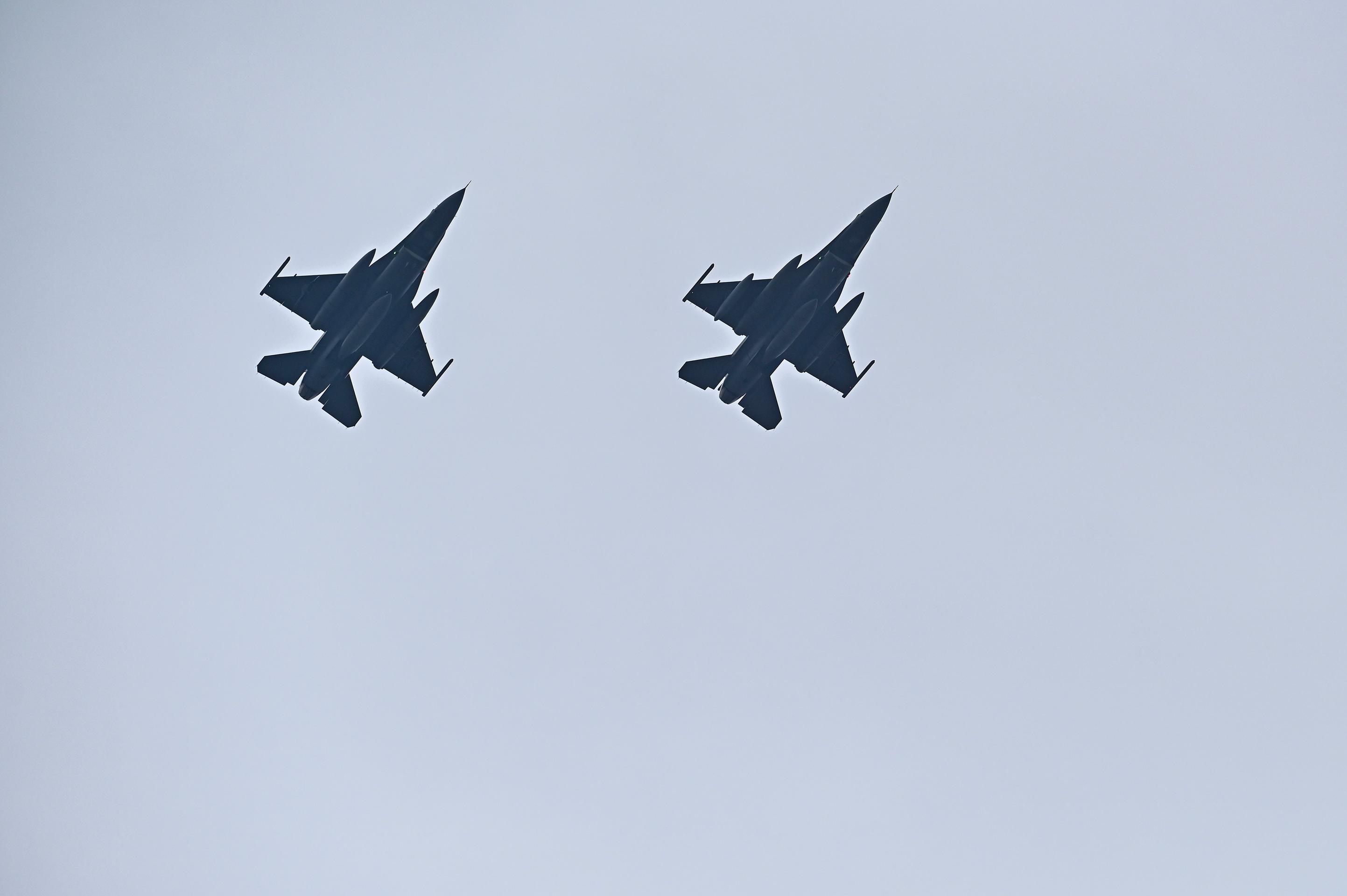 Na Slovensku pristáli ďalšie dve stíhačky F-16