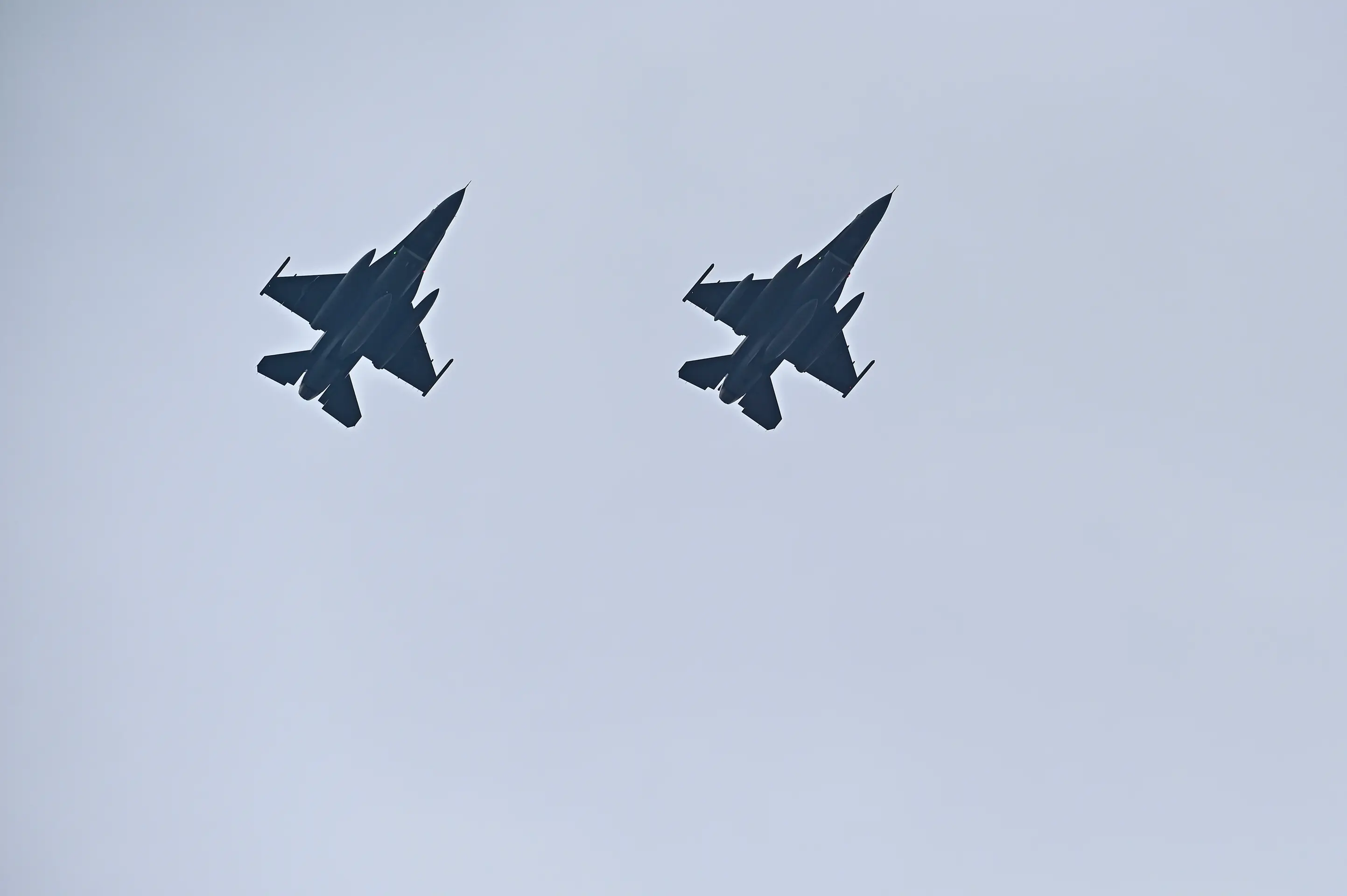 Na Slovensku pristáli ďalšie dve stíhačky F-16