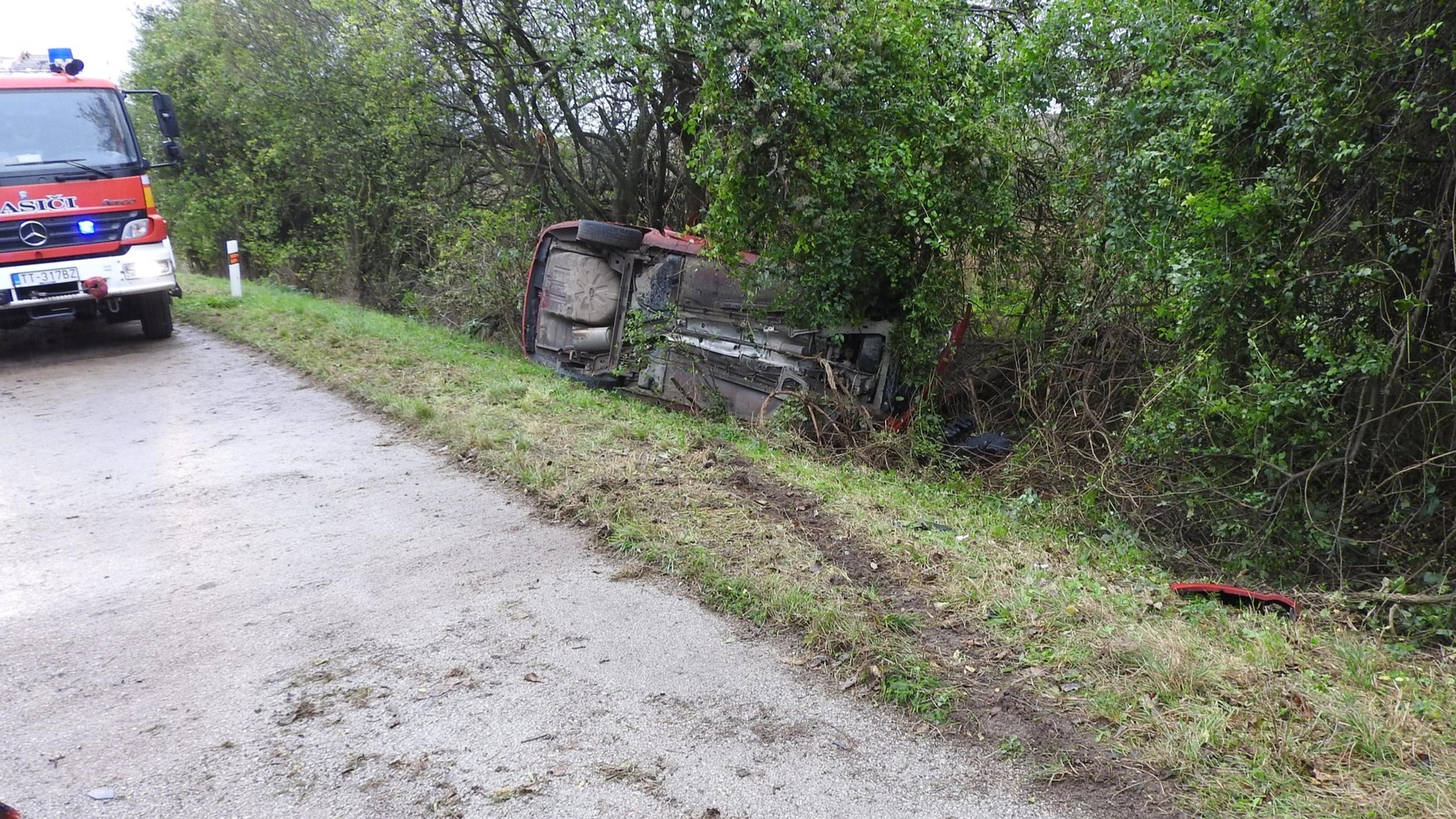 Auto po nehode ostalo na šrot.