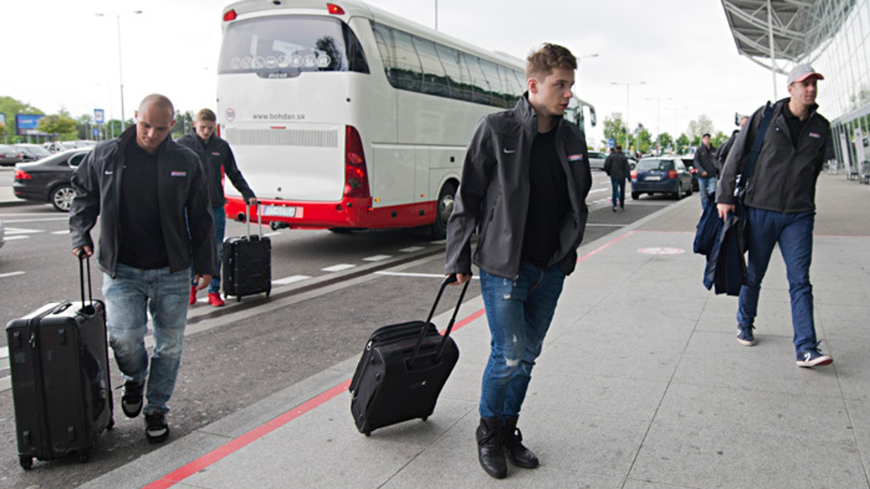 Andrej Sekera, Pavol Skalický, Martin Réway pred odchodom na MS do Petrohradu.