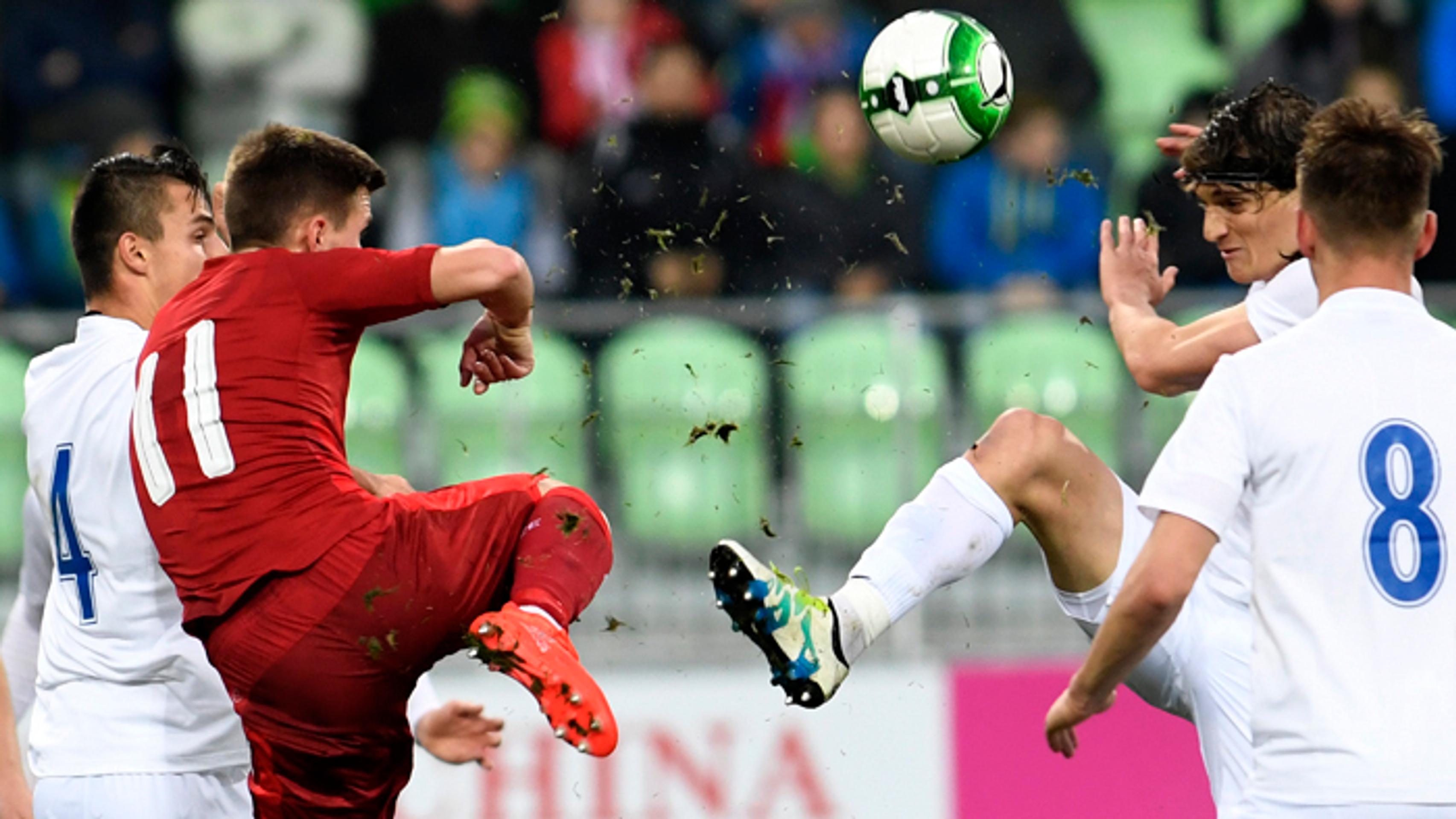 Július Szöke (druhý sprava) a Čech Jakub Nečas.