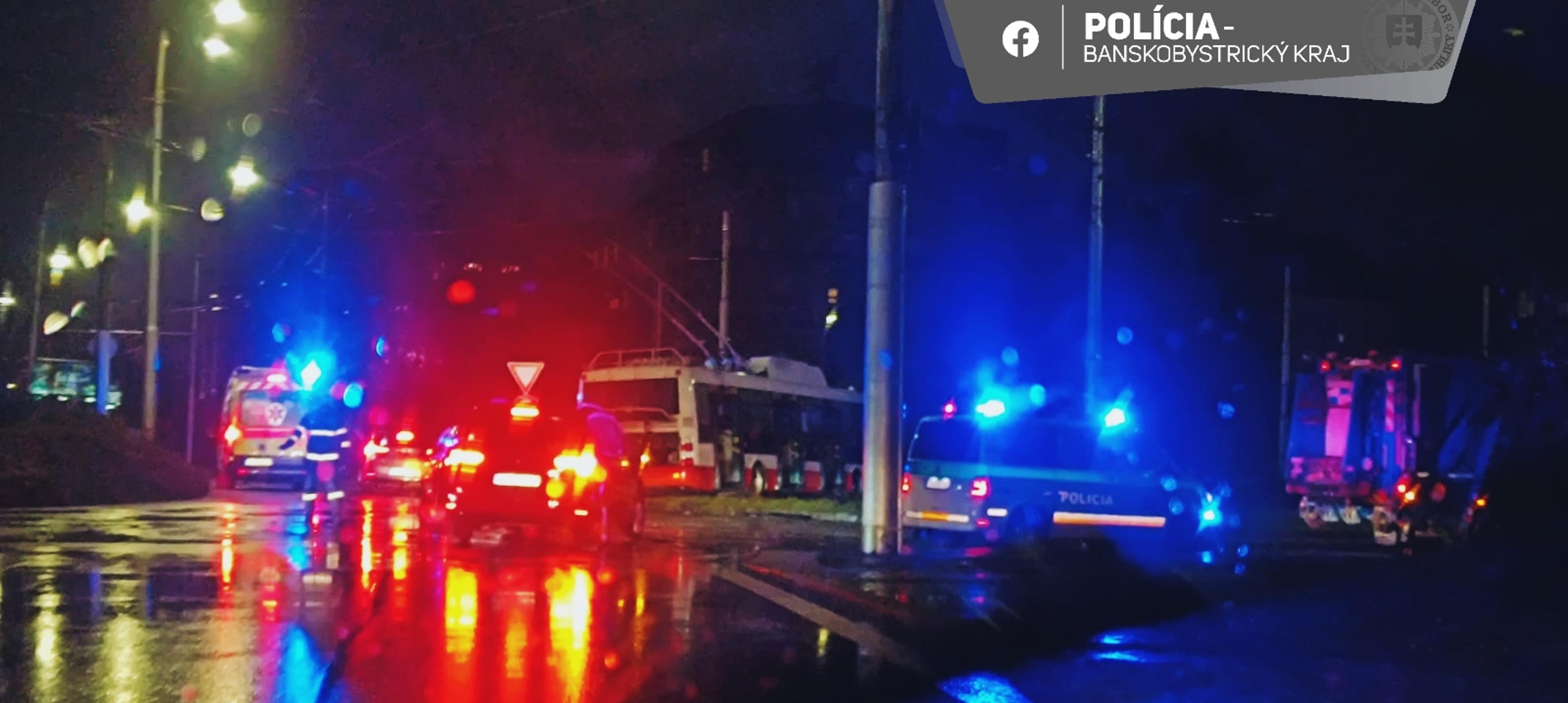 Pri nehode trolejbusu v Banskej Bystrici sa zranilo sedem ľudí
