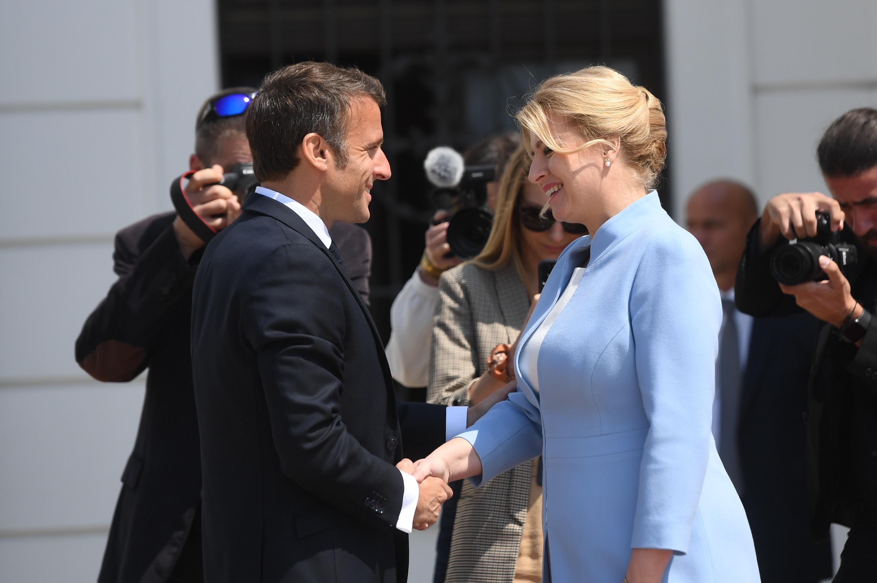 Francúzsky prezident Emmanuel Macron pricestoval na Slovensko.