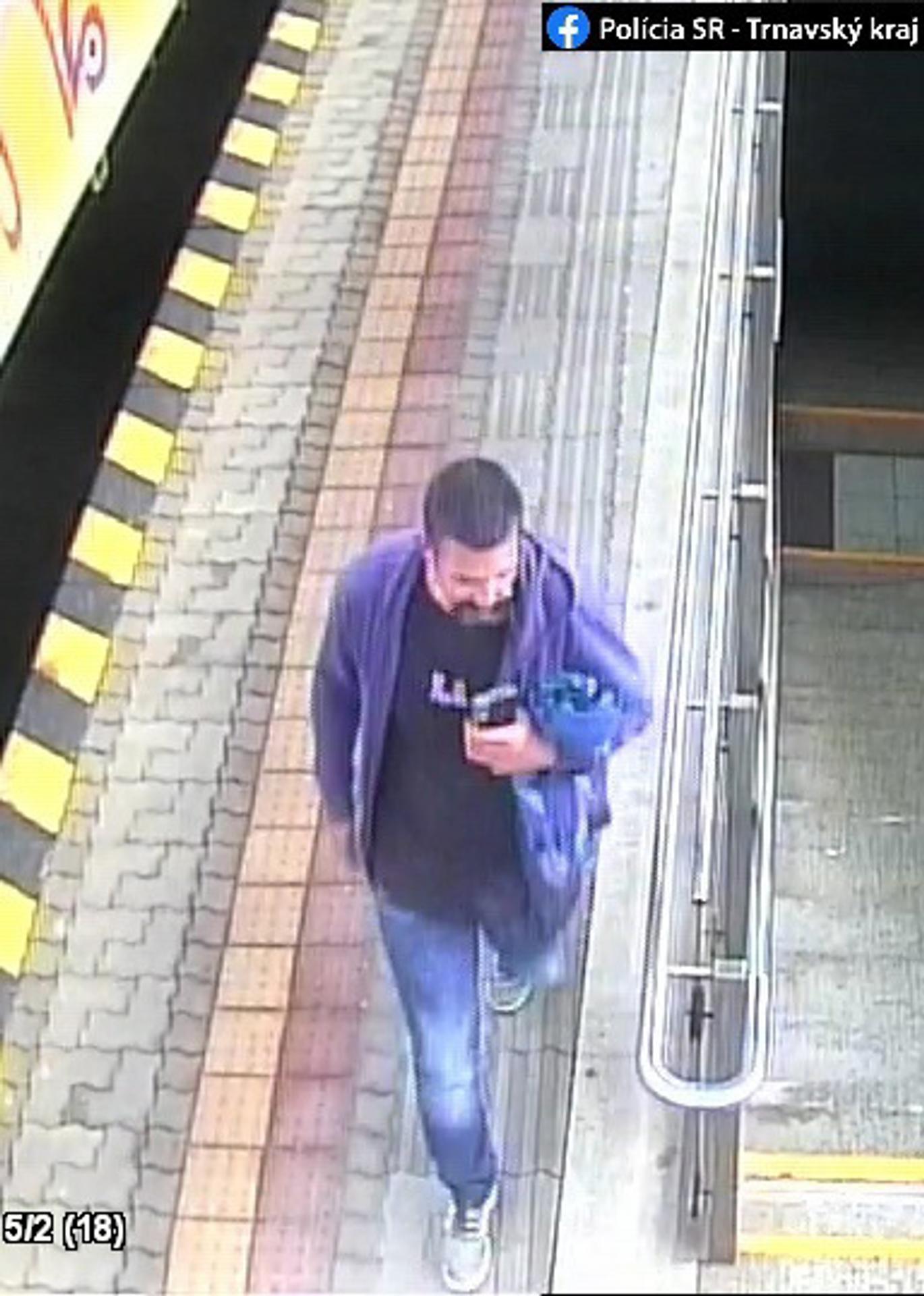 Exibicionista z vlaku na trase Dunajska Streda - Bratislava.