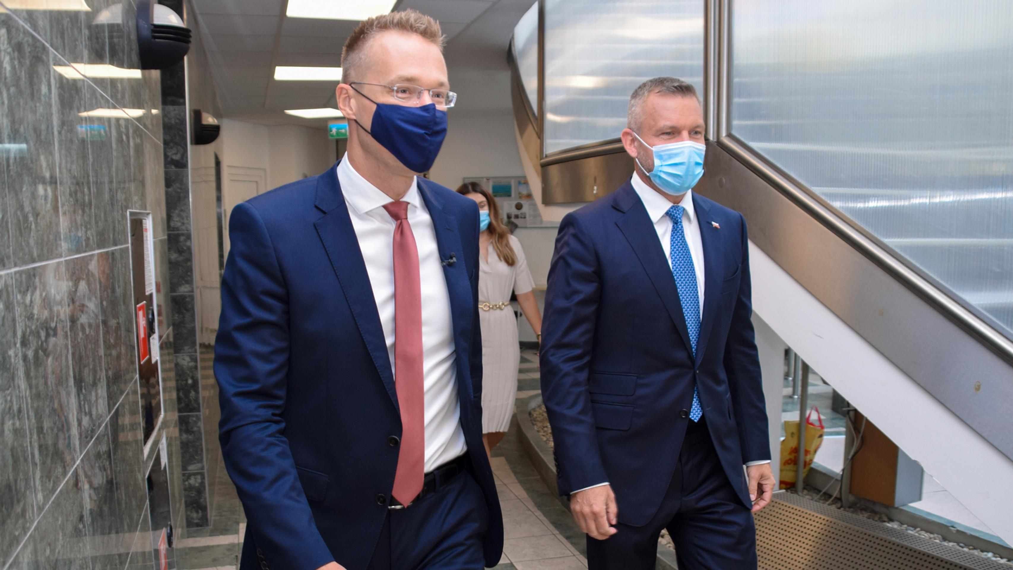 Peter Pellegrini pred nakrúcaním.