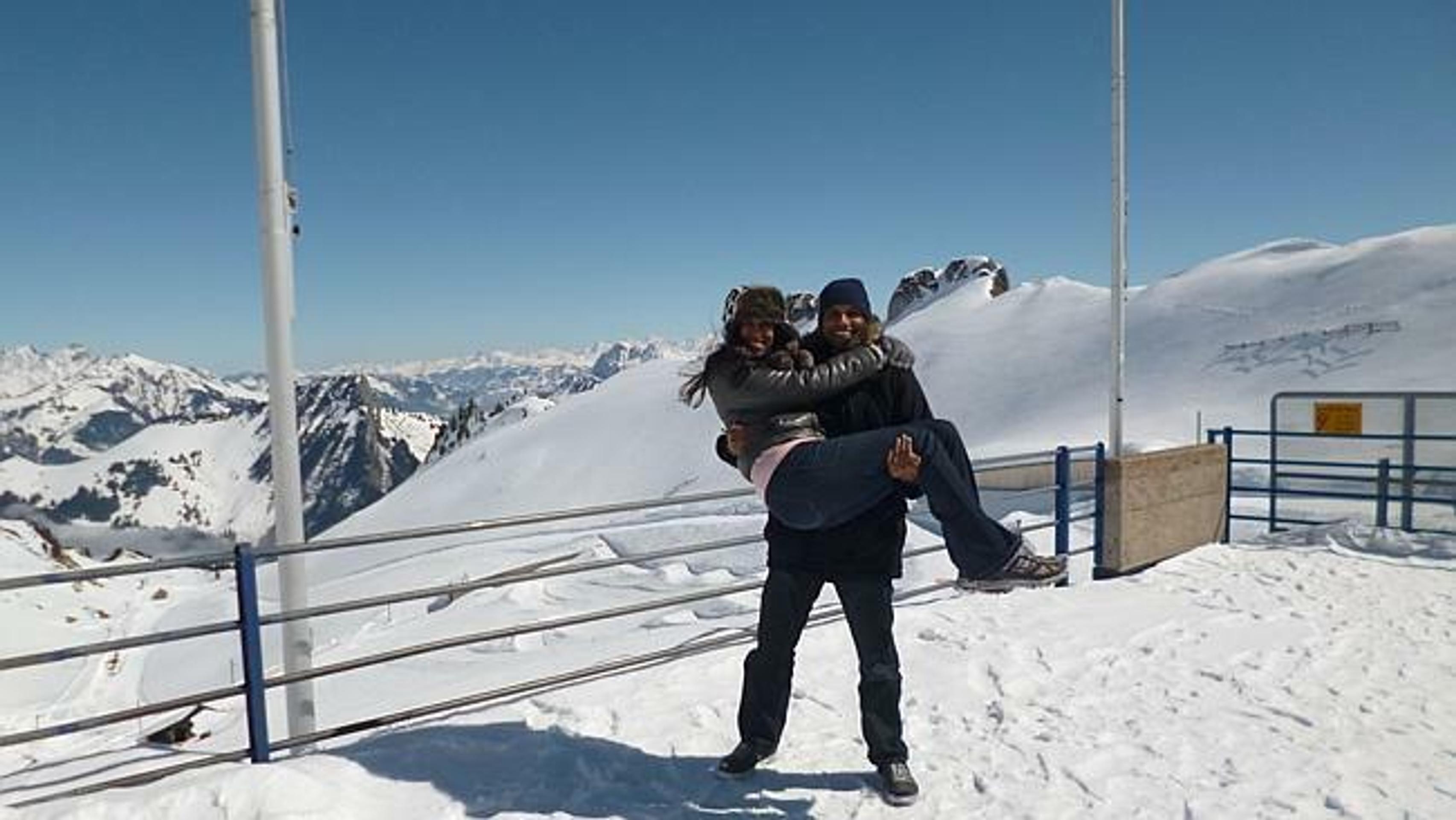 Janak a Nalisha cestujú svetom