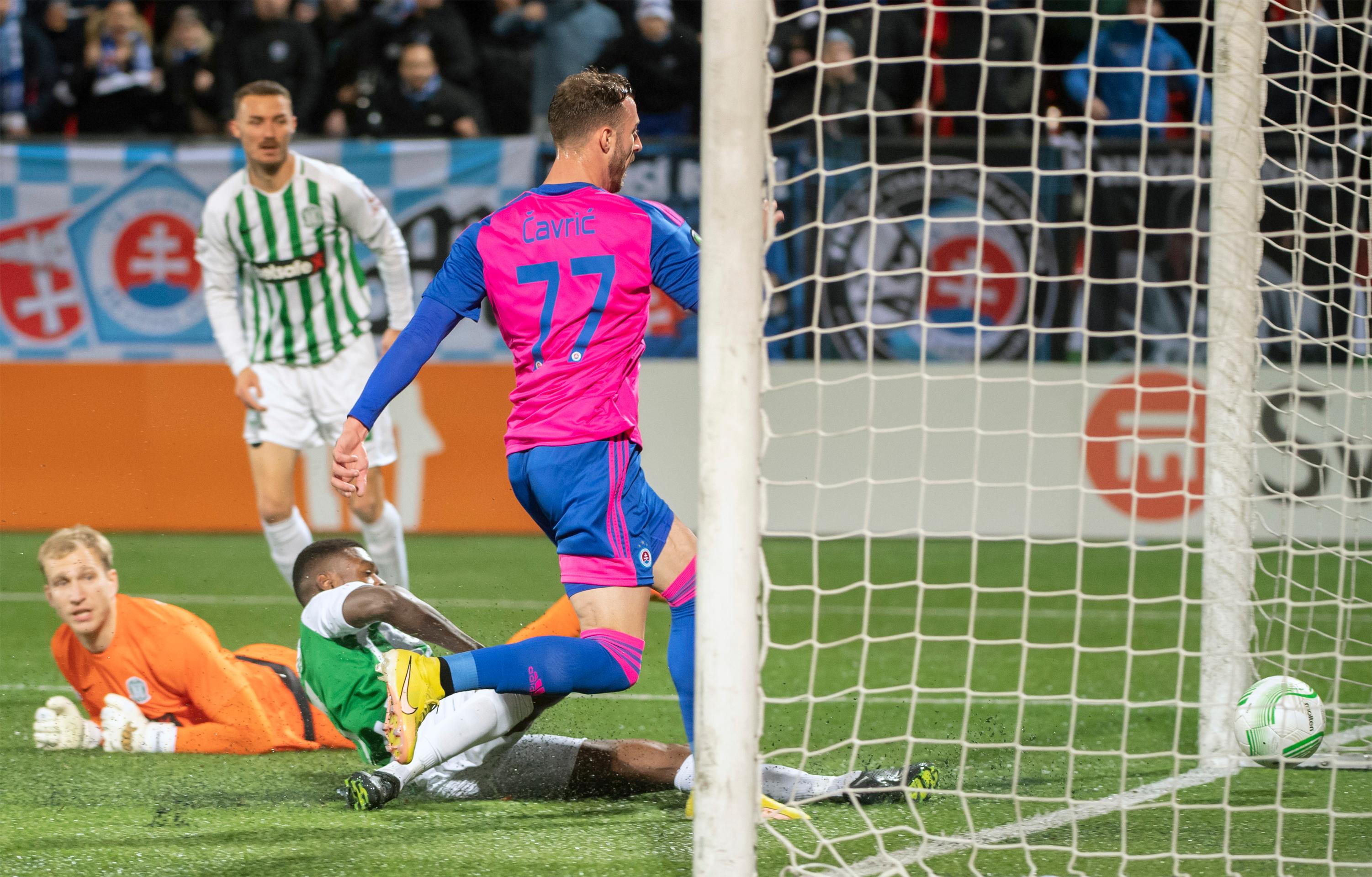 Čavrič strieľa prvý gól