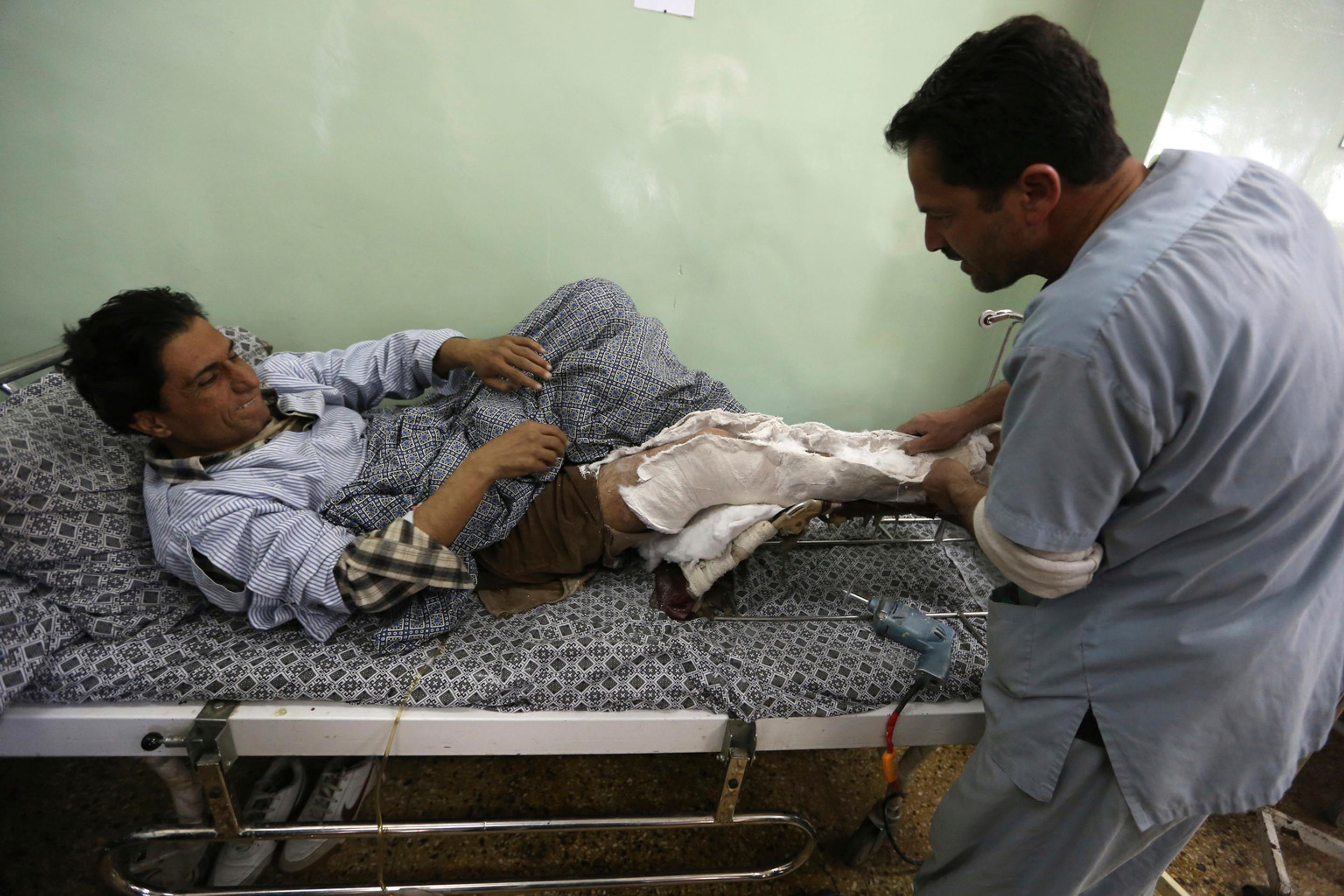 Najväčšia vojenská nemocnica v Kábule po útoku IS. 