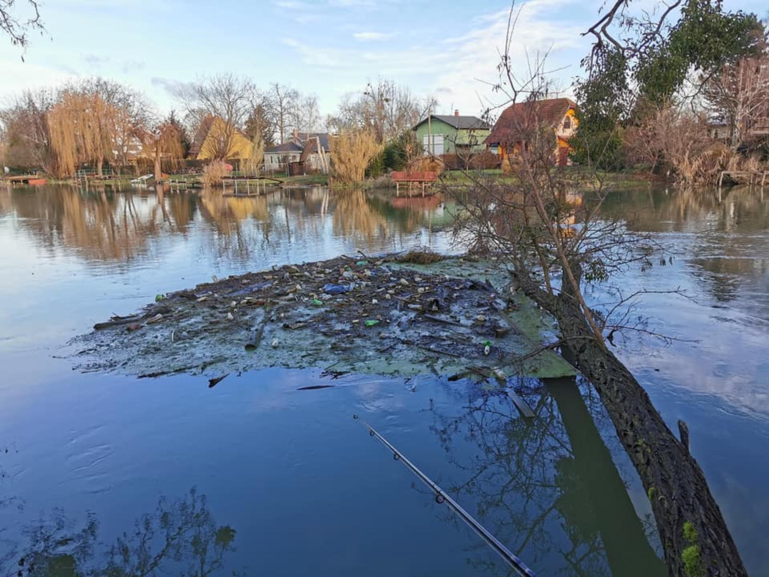 znečistený Malý Dunaj
