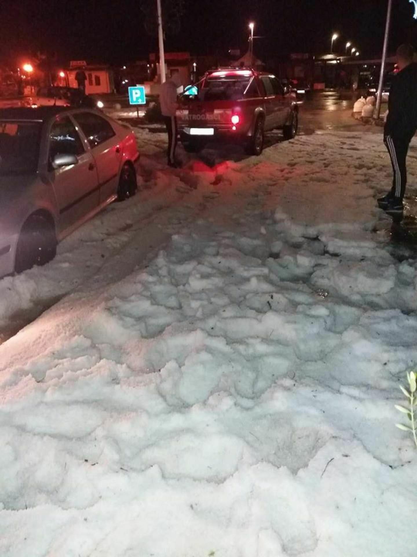 Po snežnej búrke v chorvátskom Pakoštane.