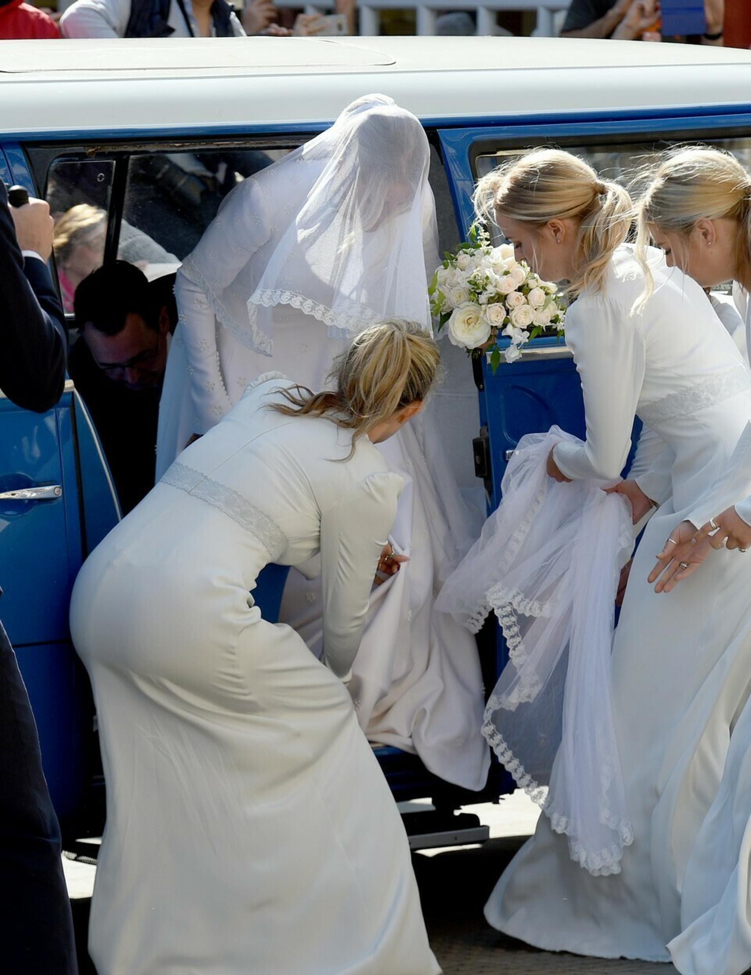 Speváčka odhalila nohy