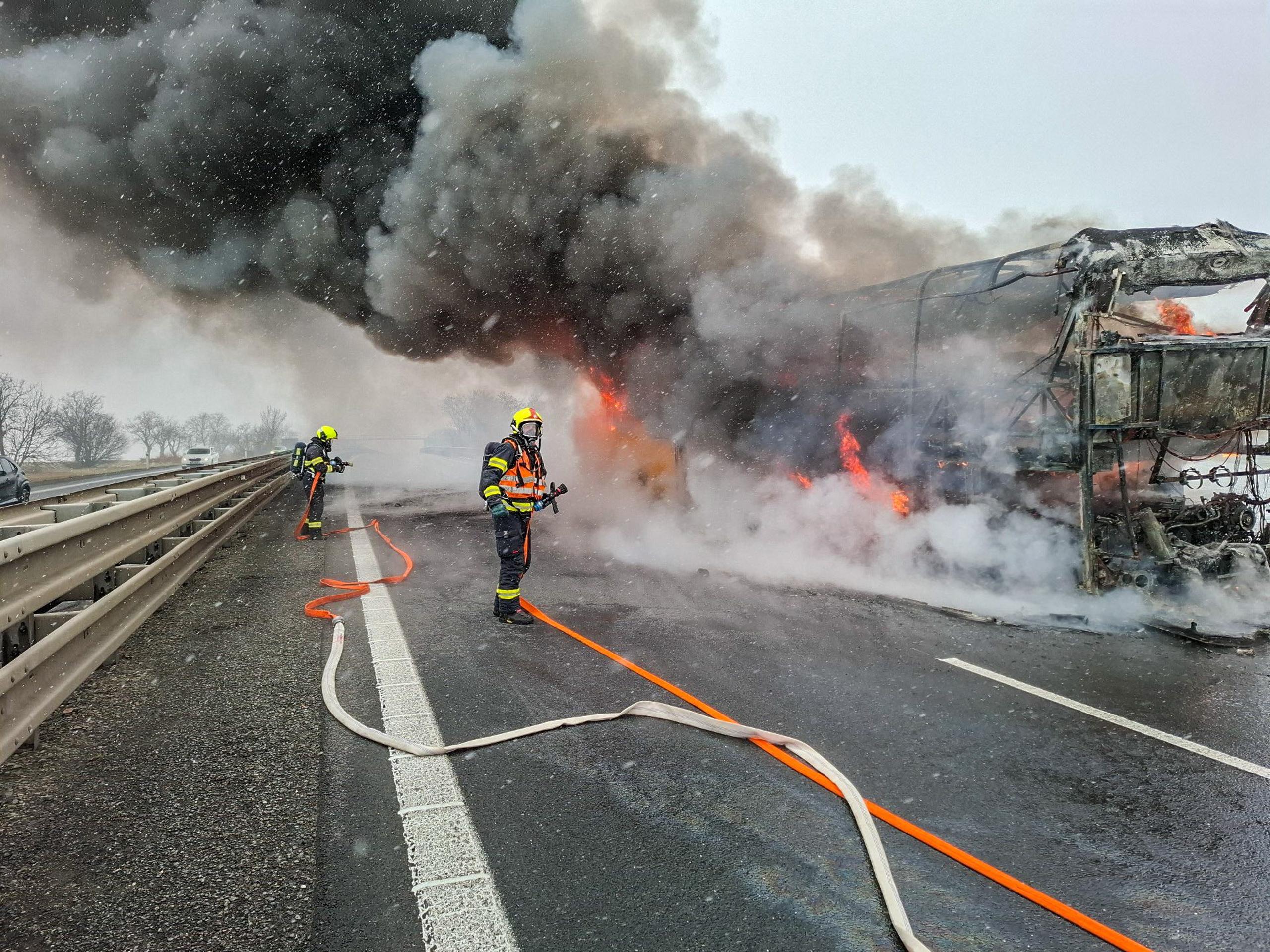 Dramatický požiar na českých cestách.