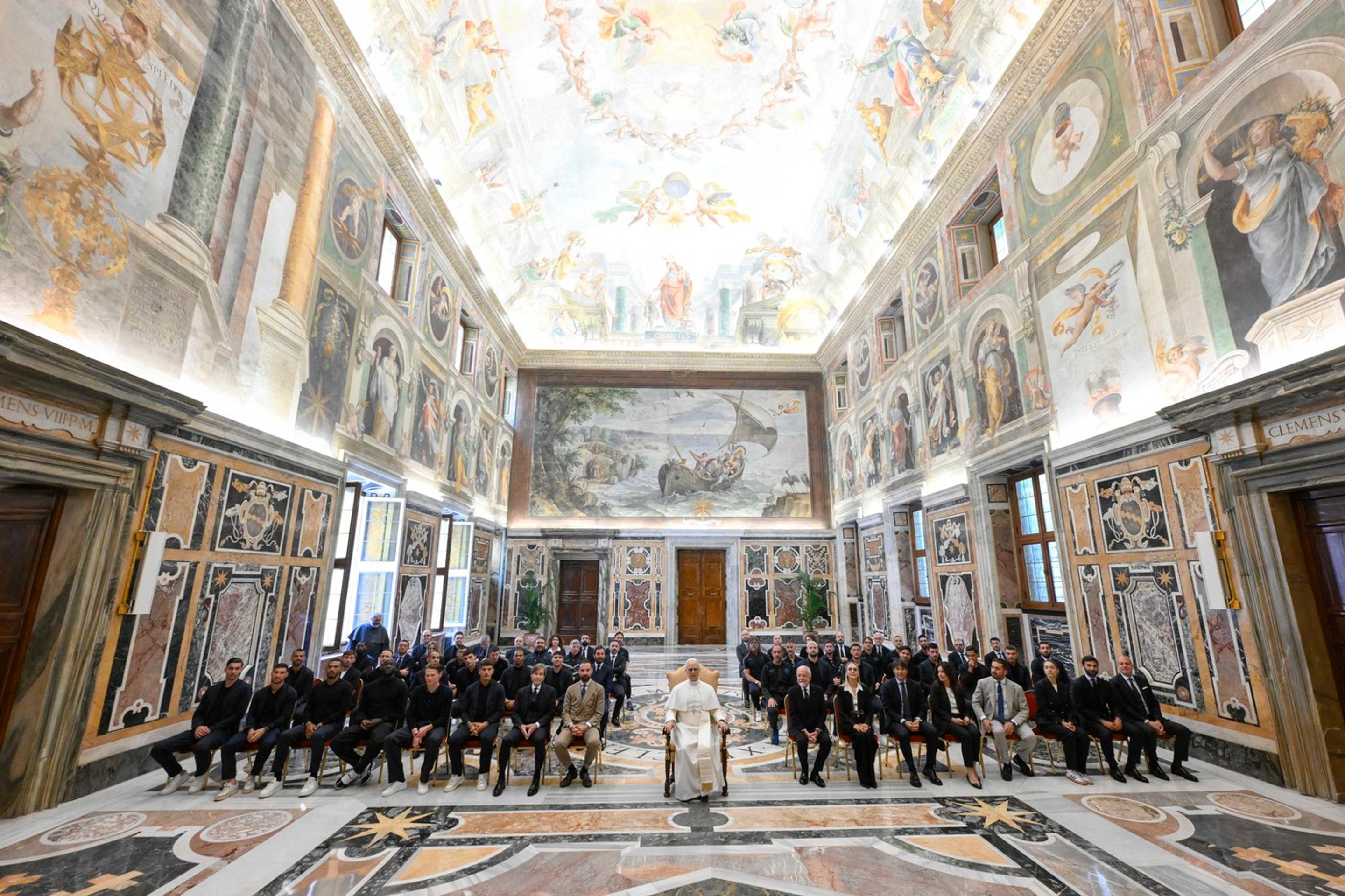 Pápaž požehnal futbalistom Neapolu.