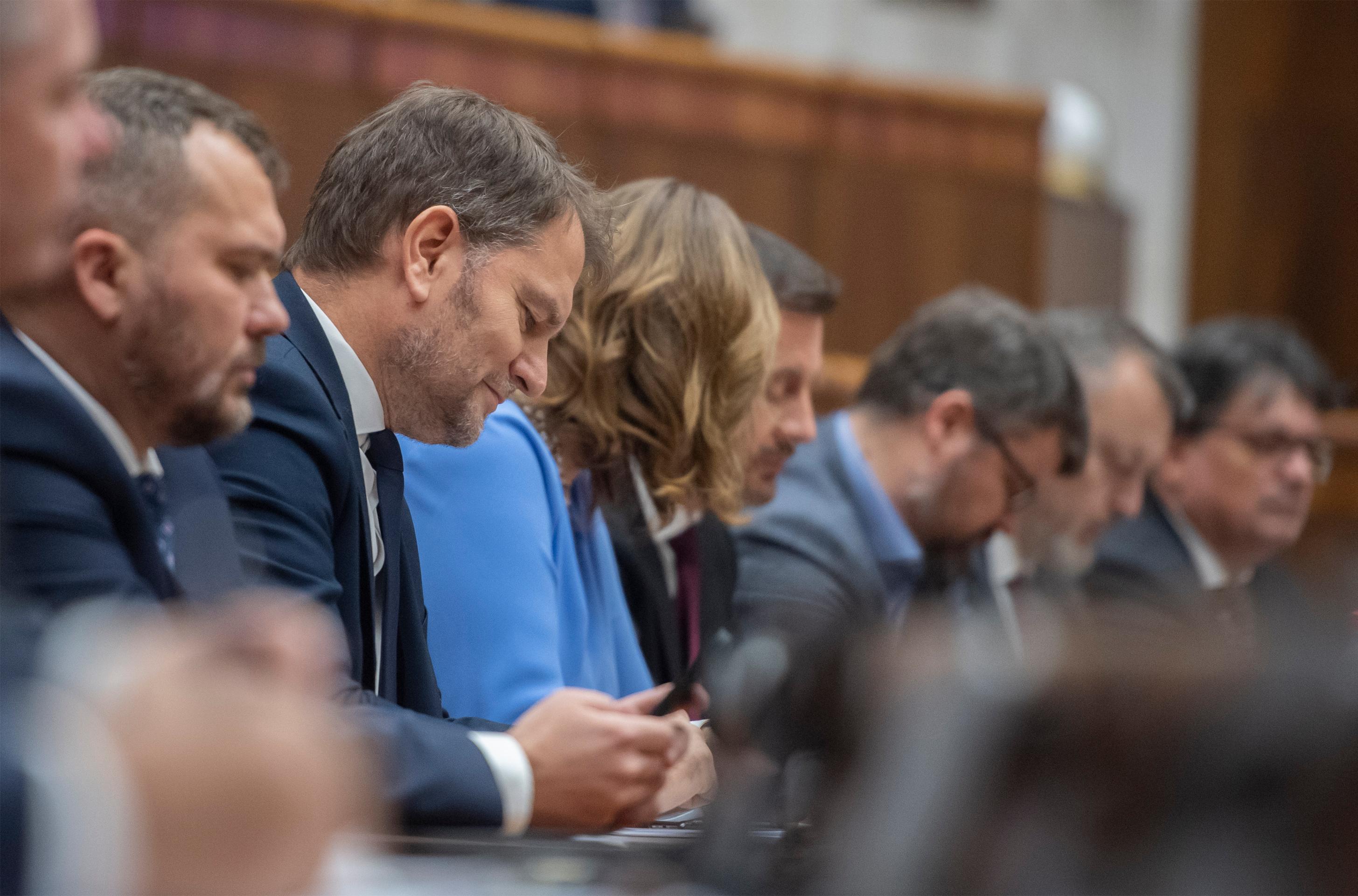 Mimoriadna schôdza k návrhu na vyslovenie nedôvery vláde