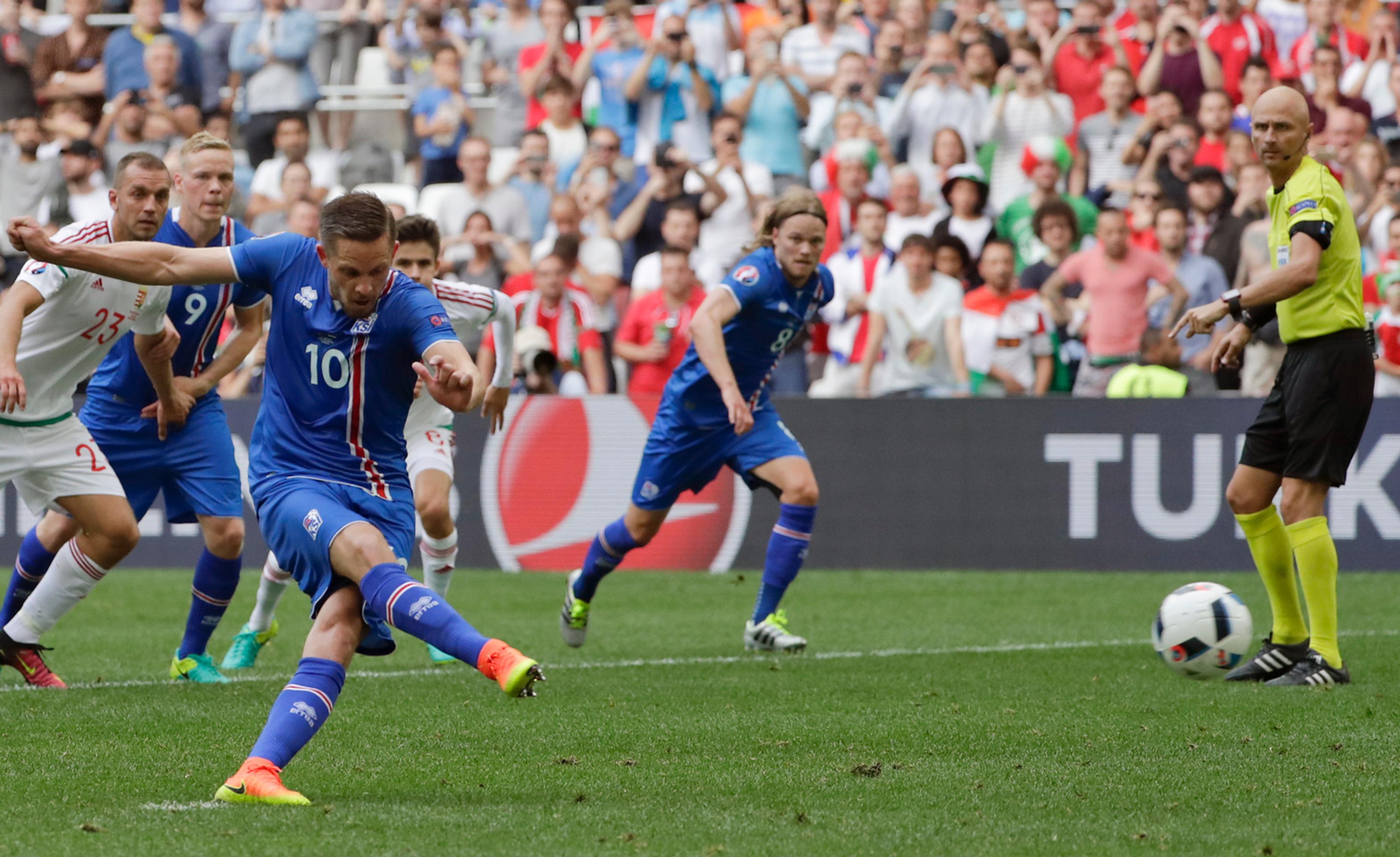 Snímky zo zápasu Island - Maďarsko