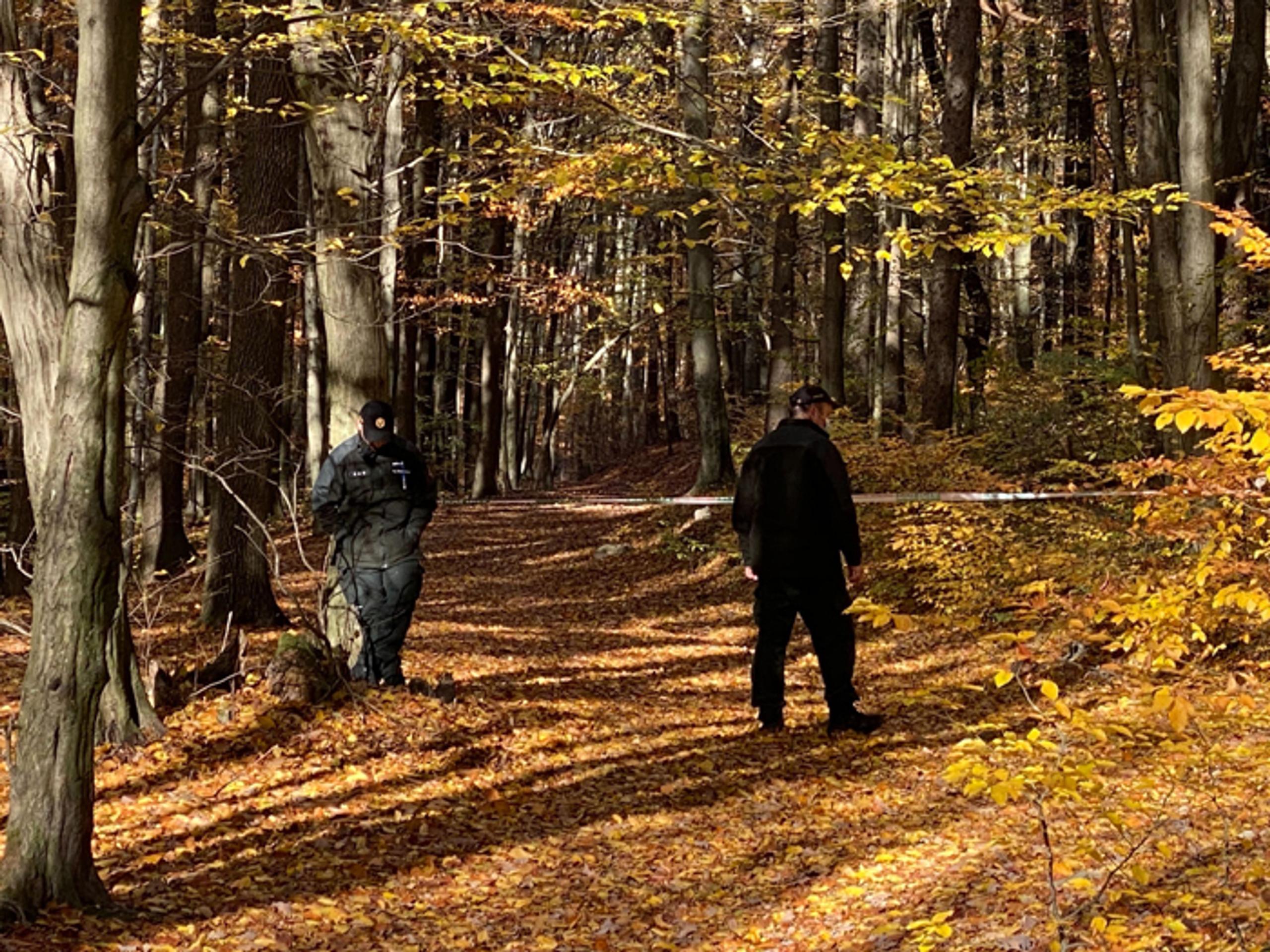Polícia na bratislavskej Kolibe neďaleko miesta, kde našli telo Dušana Pašeka ml..