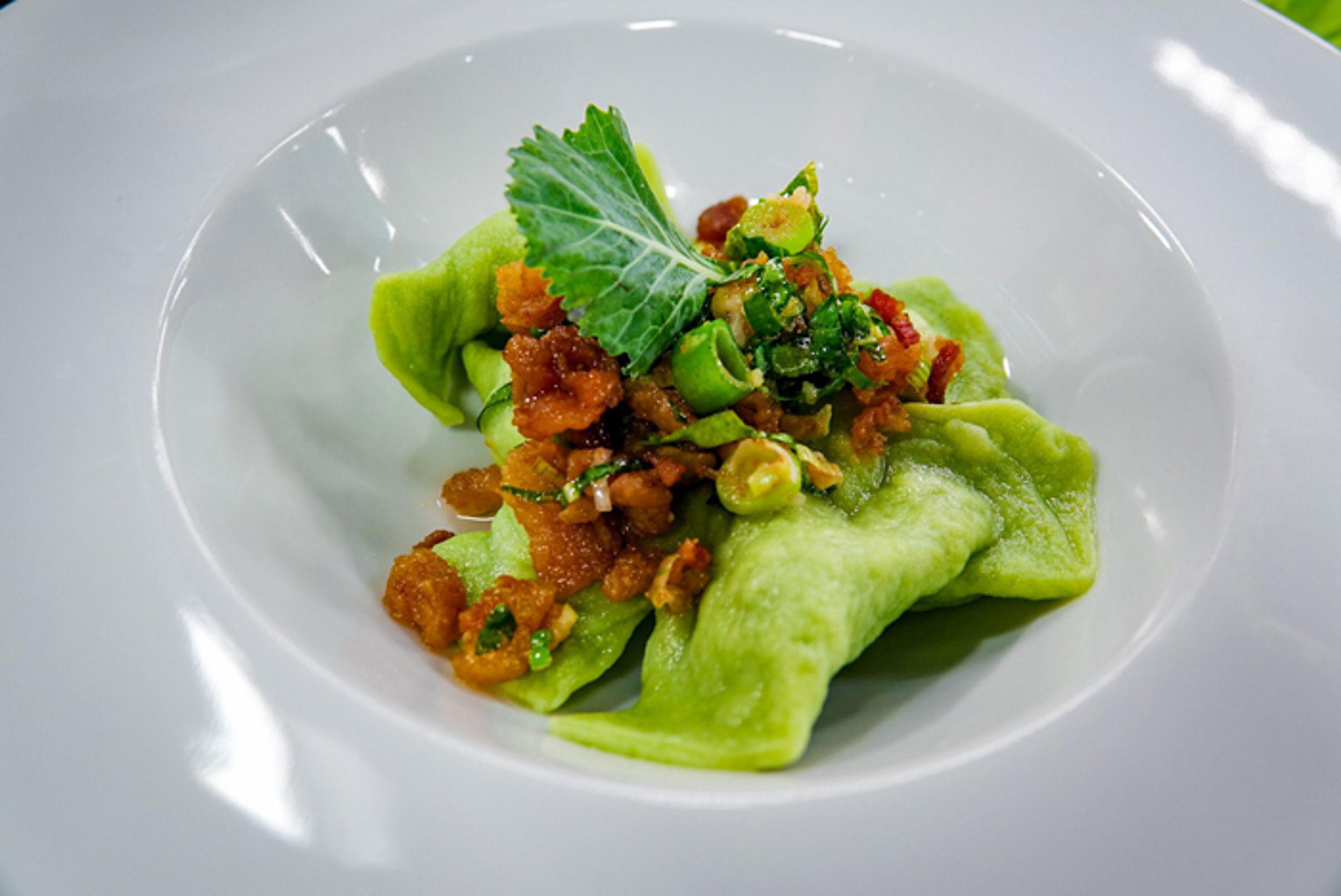 Cestoviny plnené kalerábom.