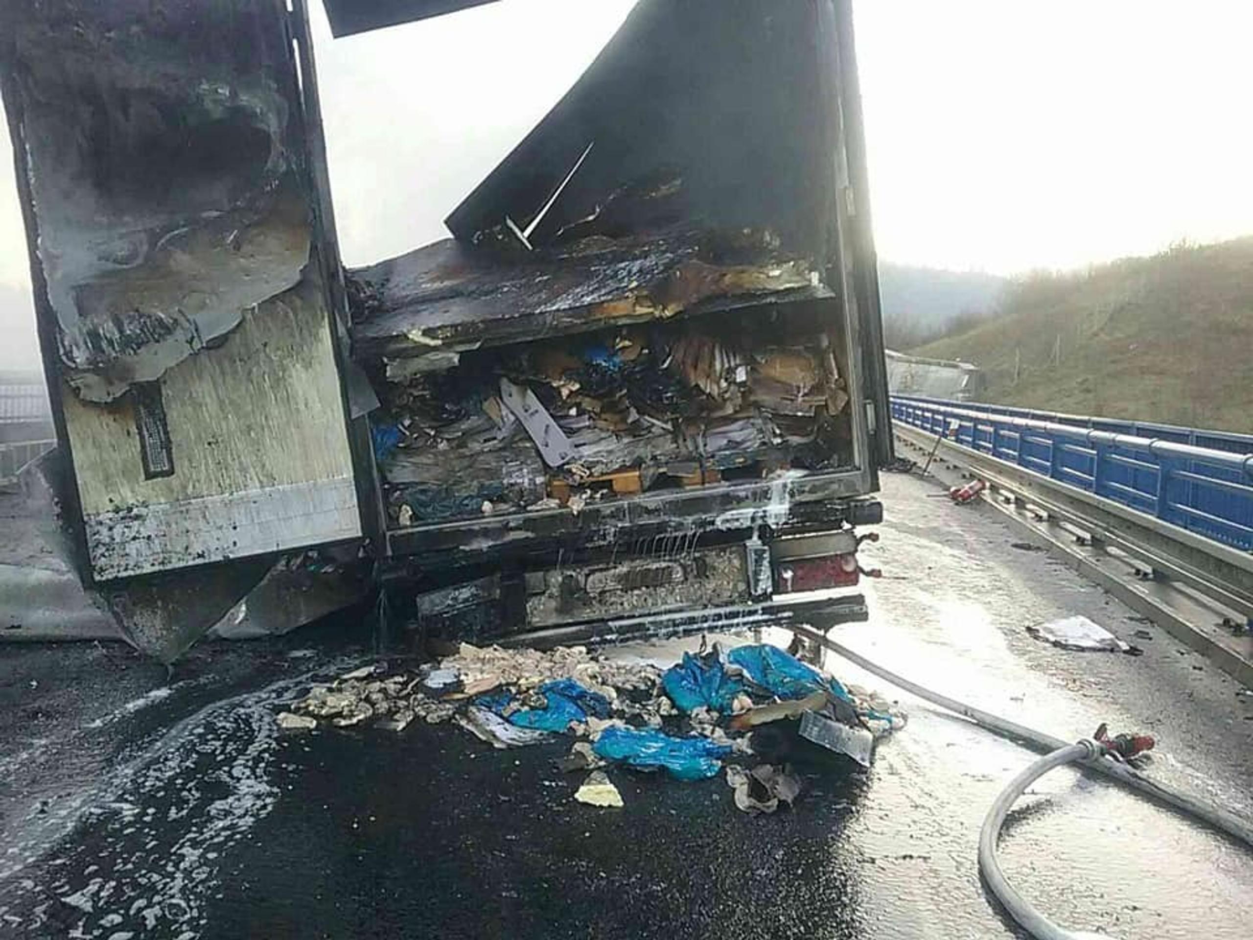 Nehoda na rýchlostnej ceste R3 v katastri obce Horná Lehota.