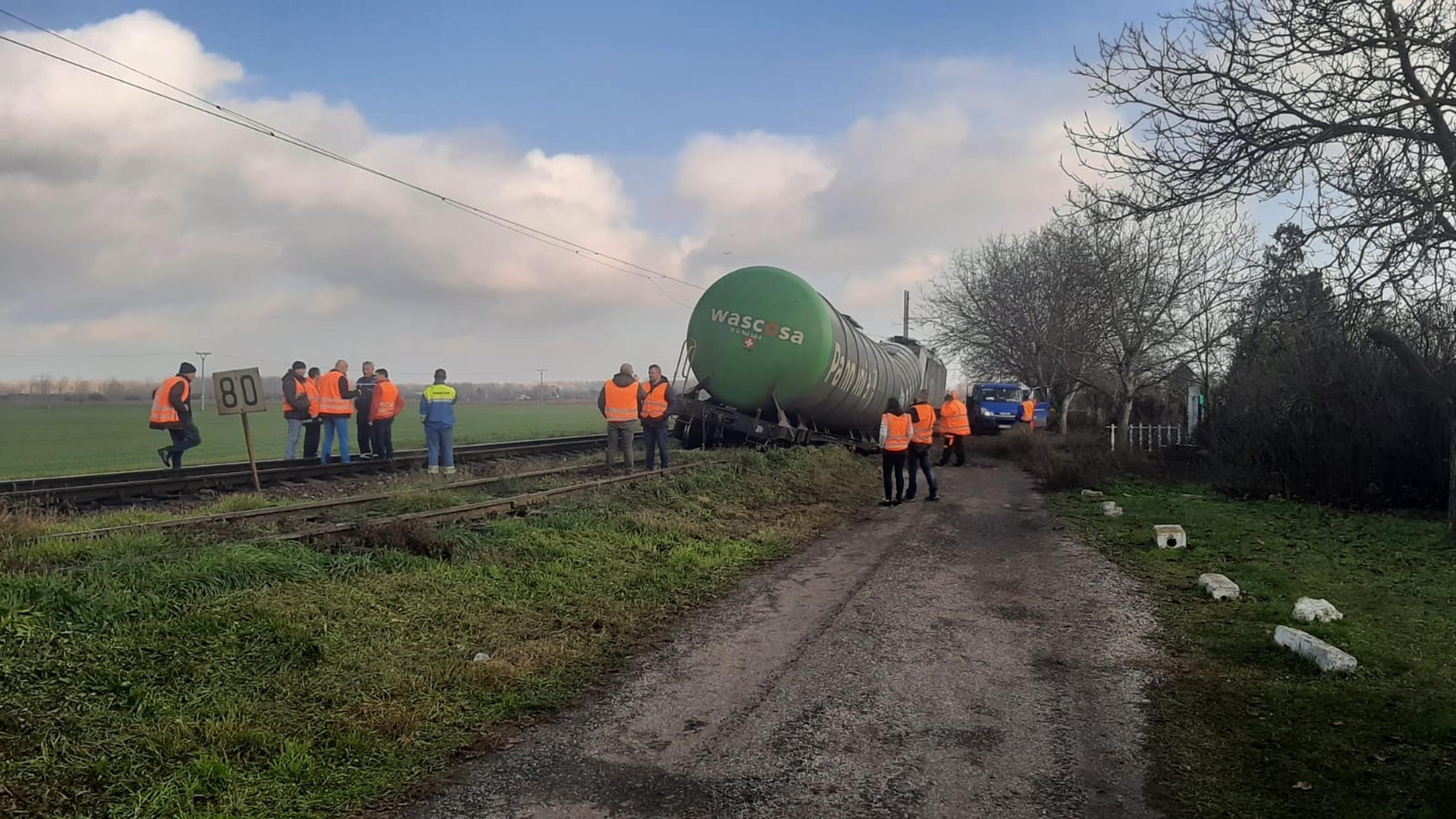 Vykoľajil sa nákladný vlak s etanolom