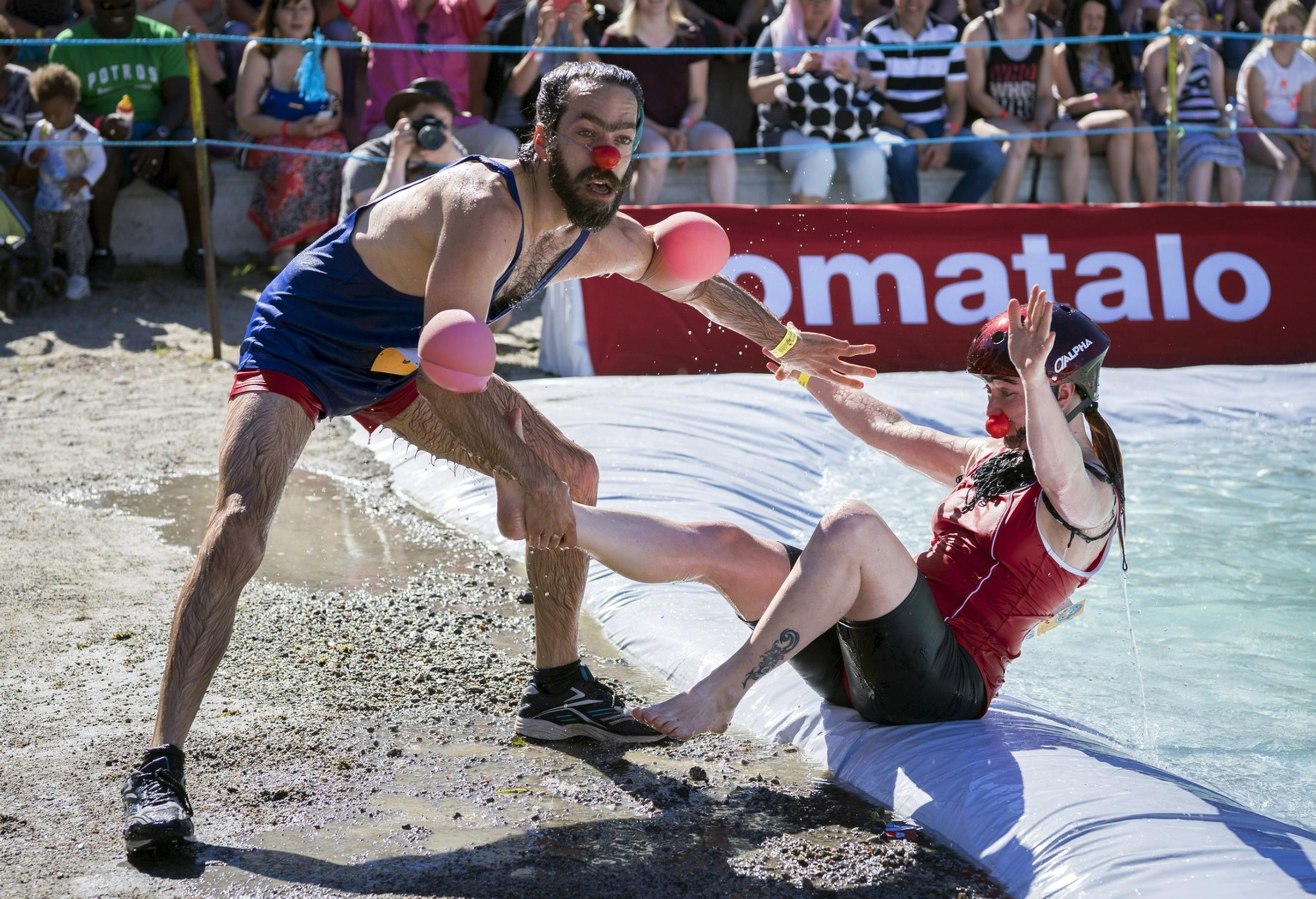 Majstrovstvá sveta v nosení manželky vo Fínsku.