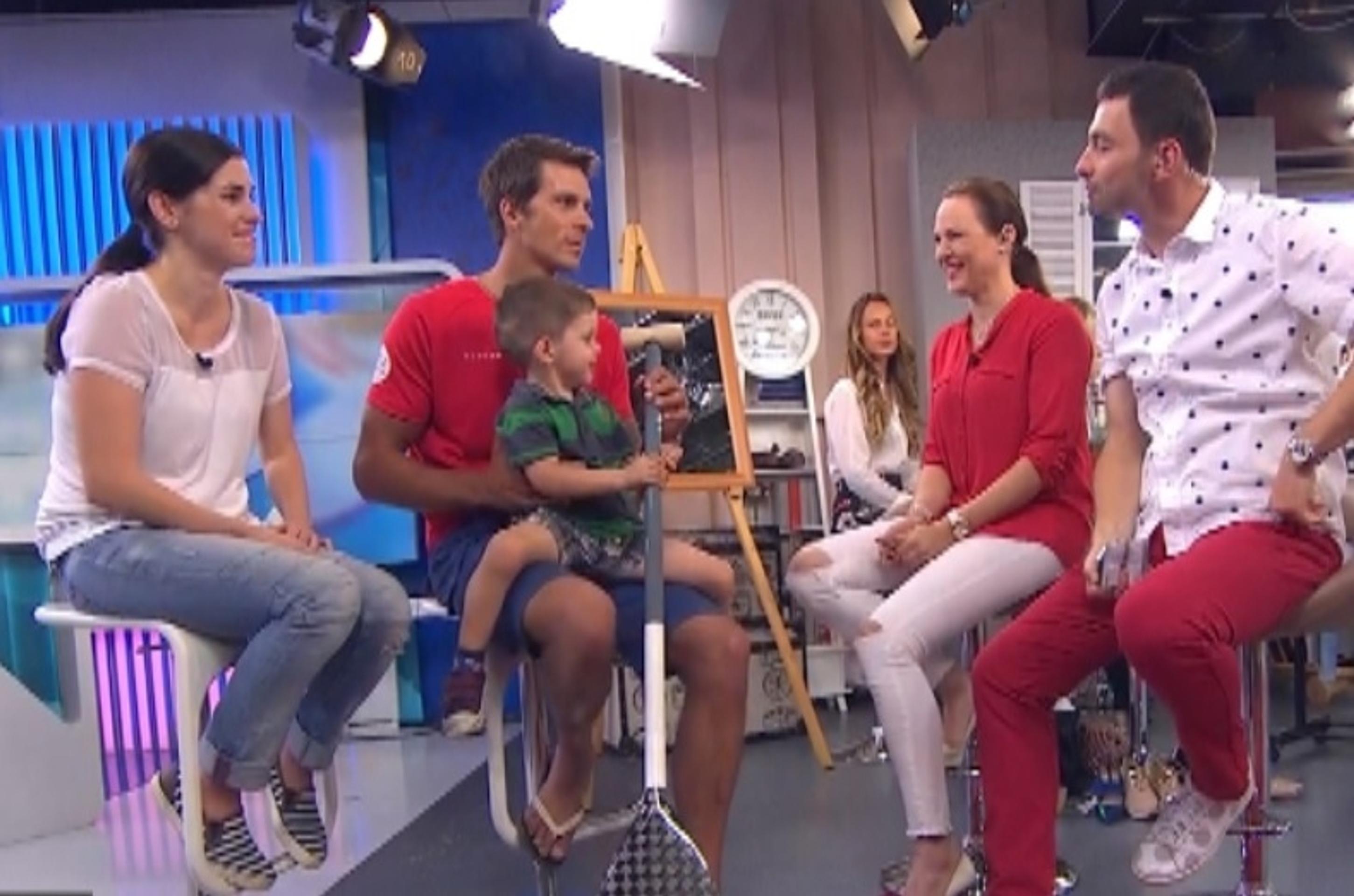 Matej Beňuš s rodinou v Teleráne