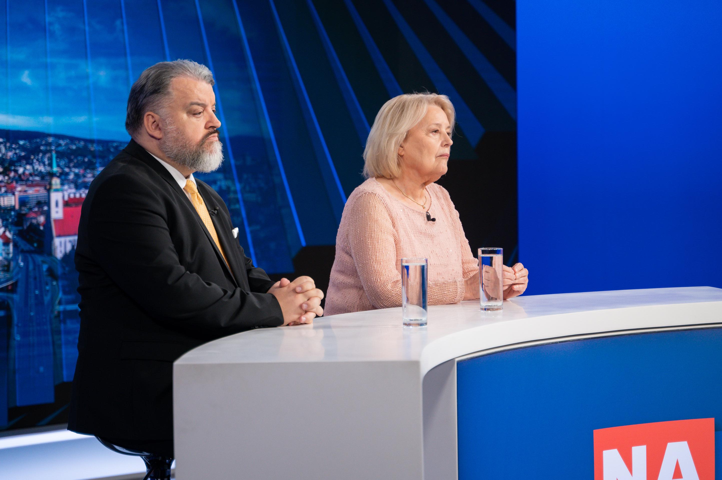 Magda Vášaryová a Eduard Chmelár v relácii Na telo