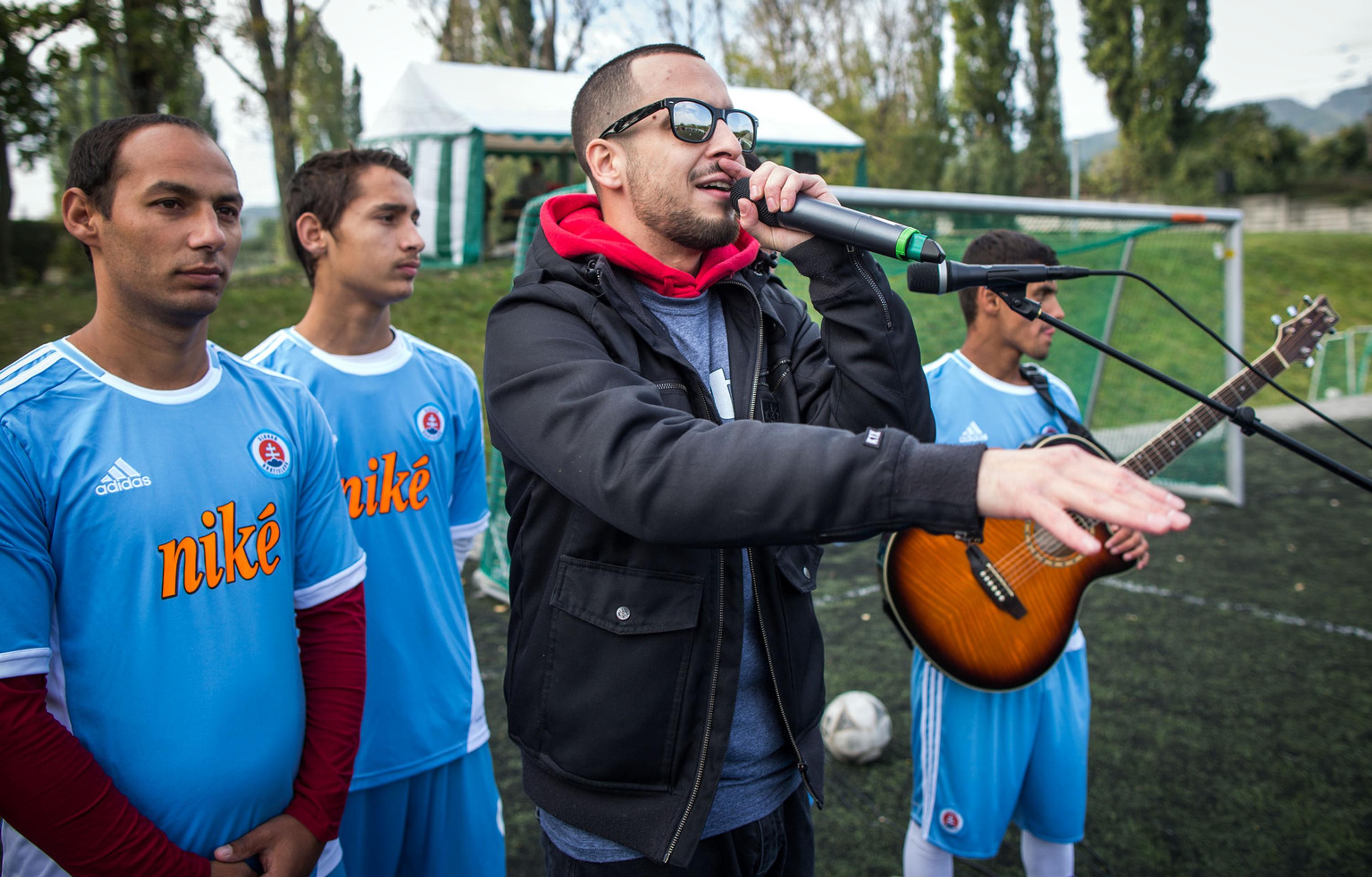 Turnaj otvoril raper Strapo.