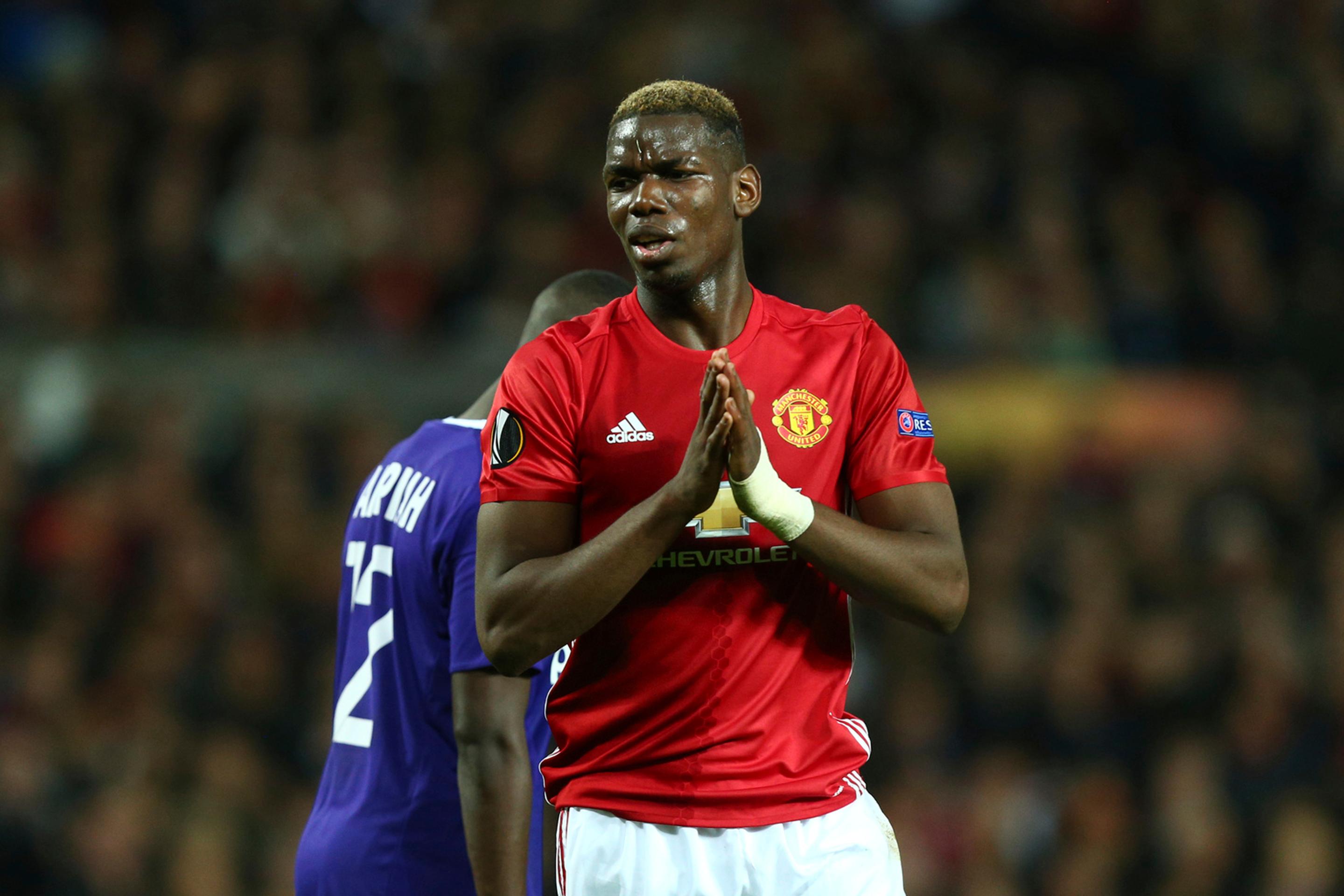 Paul Pogba z ManUtd reaguje v odvete štvrťfinále EL proti Anderlechtu.