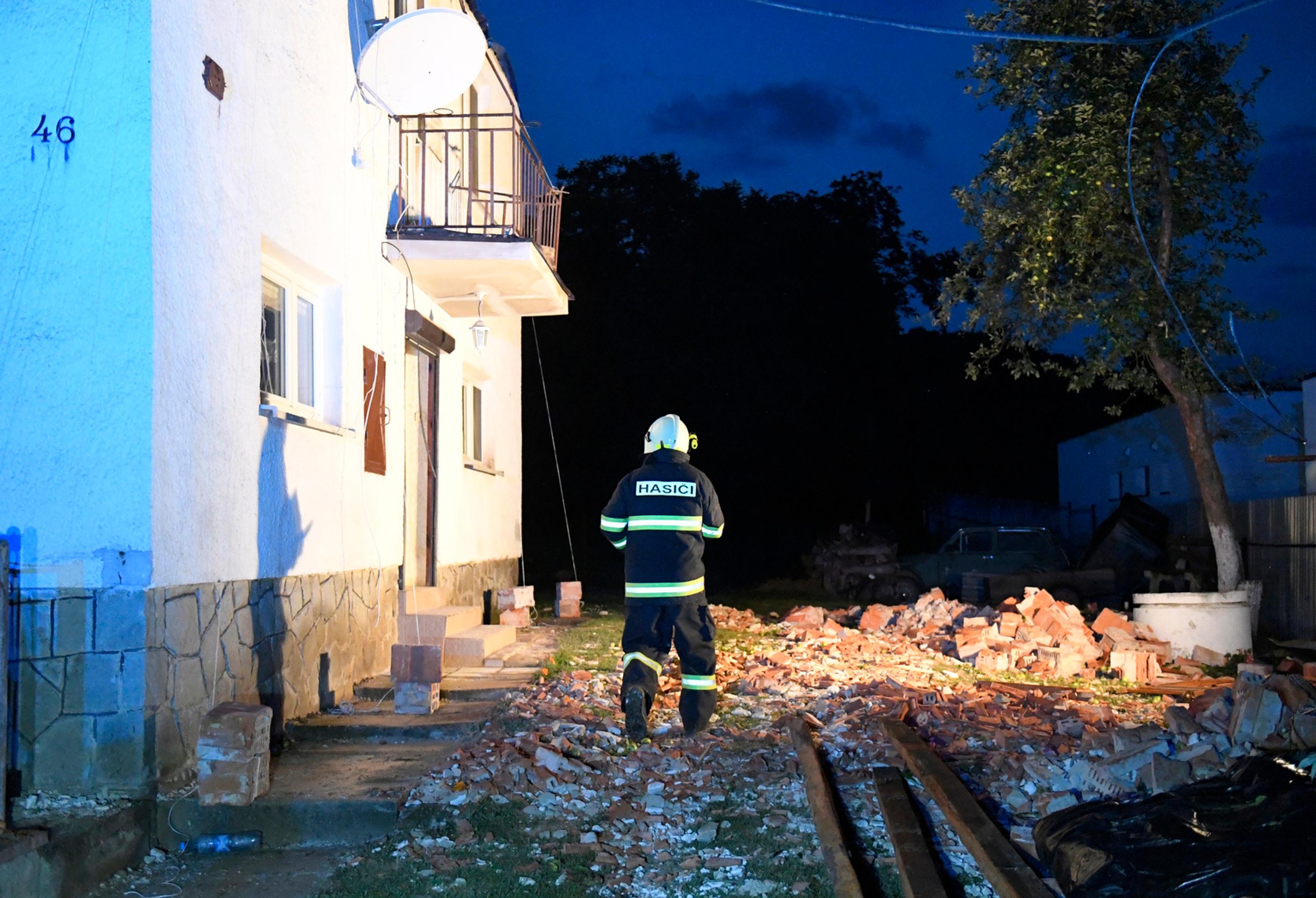 Obcou Petkovce v okrese Vranov nad Topľou sa vo štvrtok večer 5. augusta 2021 prehnalo tornádo