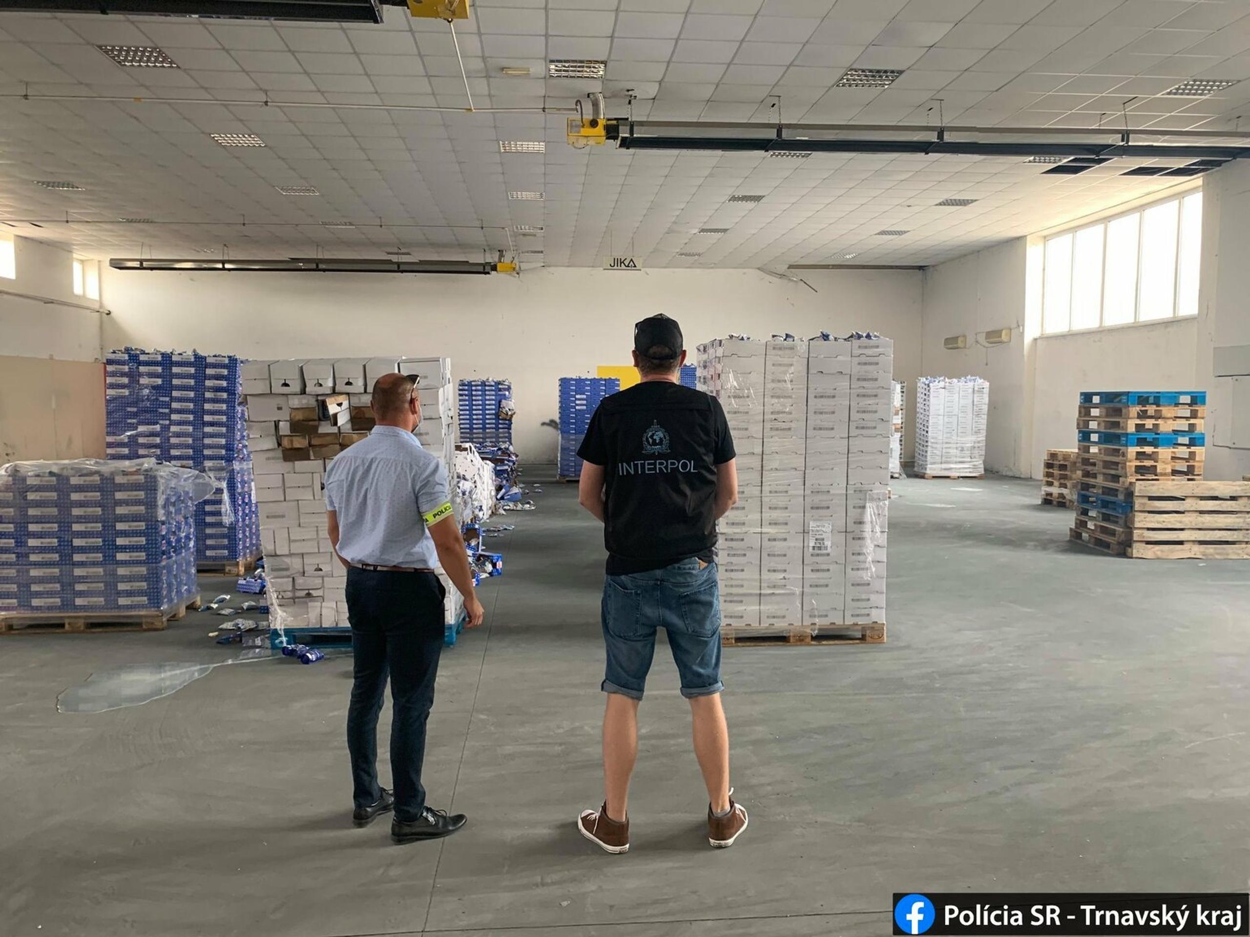 Sklad, v ktorom našli mozzarellu v hodnote 95-tisíc eur.