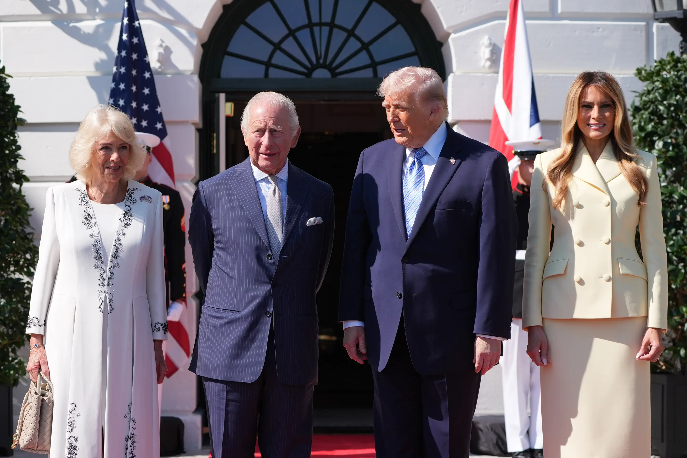 Kráľ Karol III.  s manželkou Kamilou na návšteve v USA.