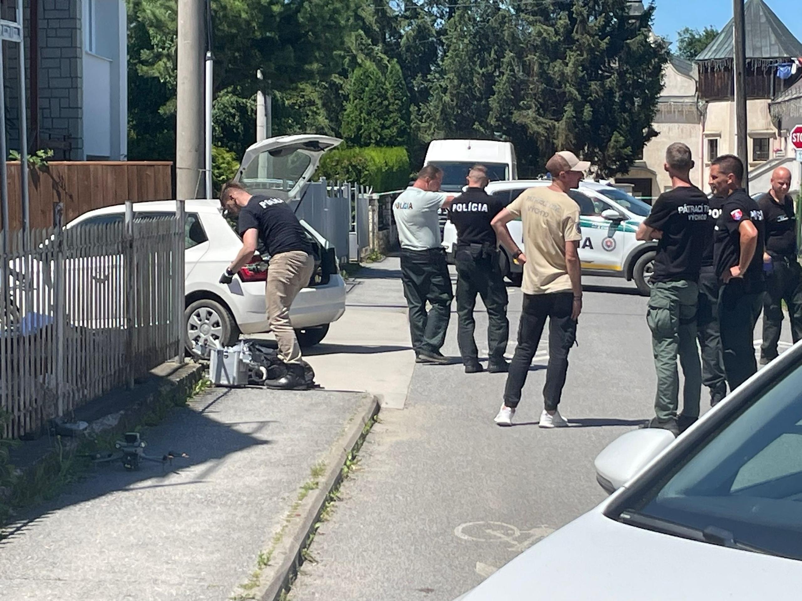 Dvojica vykradla benzínku.