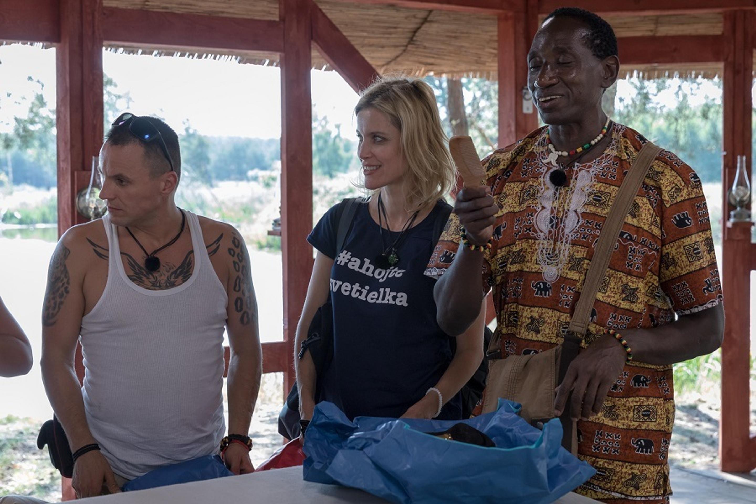 Mikla, Šuvadová a Maiga v spoločnej kuchyni