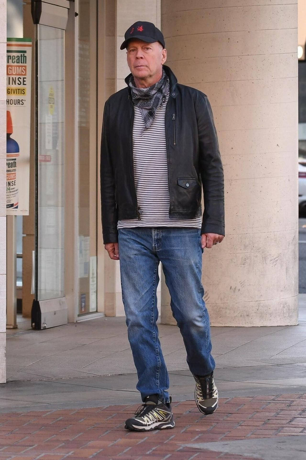 Brucea Willisa požiadali, aby opustil drogériu po tom, čo si nechcel nasadiť rúško.