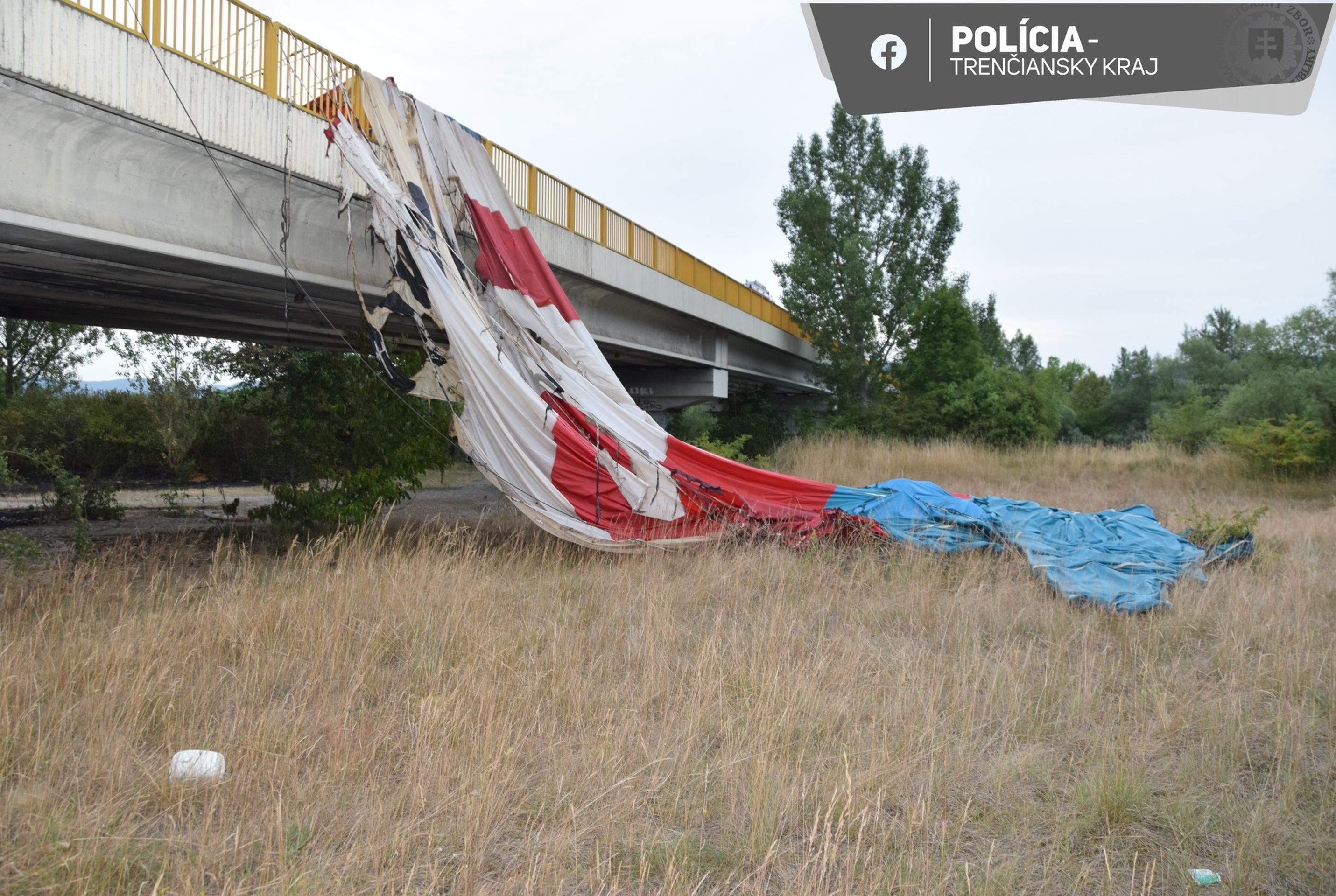 Horel teplovzdušný balón.