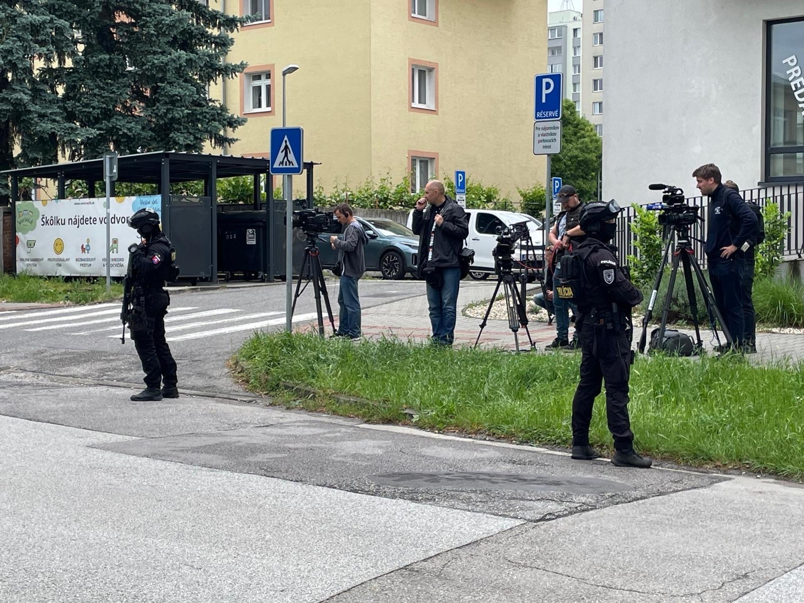 Bezpečnostné opatrenia pred areálom ŠTS